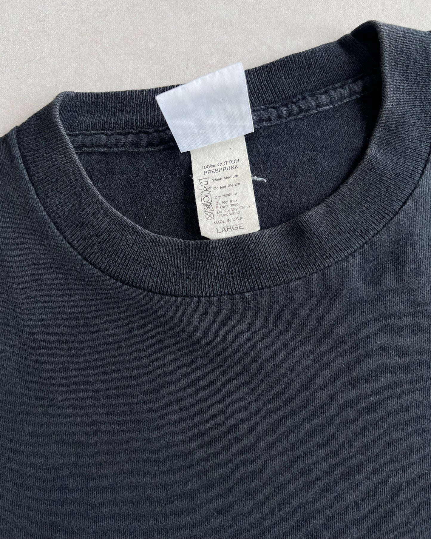 1990S BLACK BLANK SINGLE STITCH POCKET TEE (L)