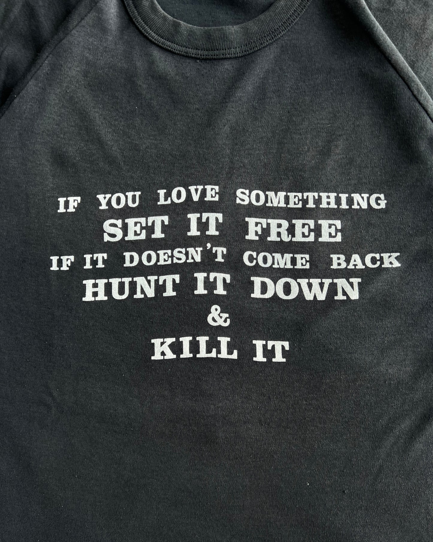 1980S 'SET IT FREE, HUNT IT DOWN & KILL IT' RAGLAN RINGER TEE (S/M)
