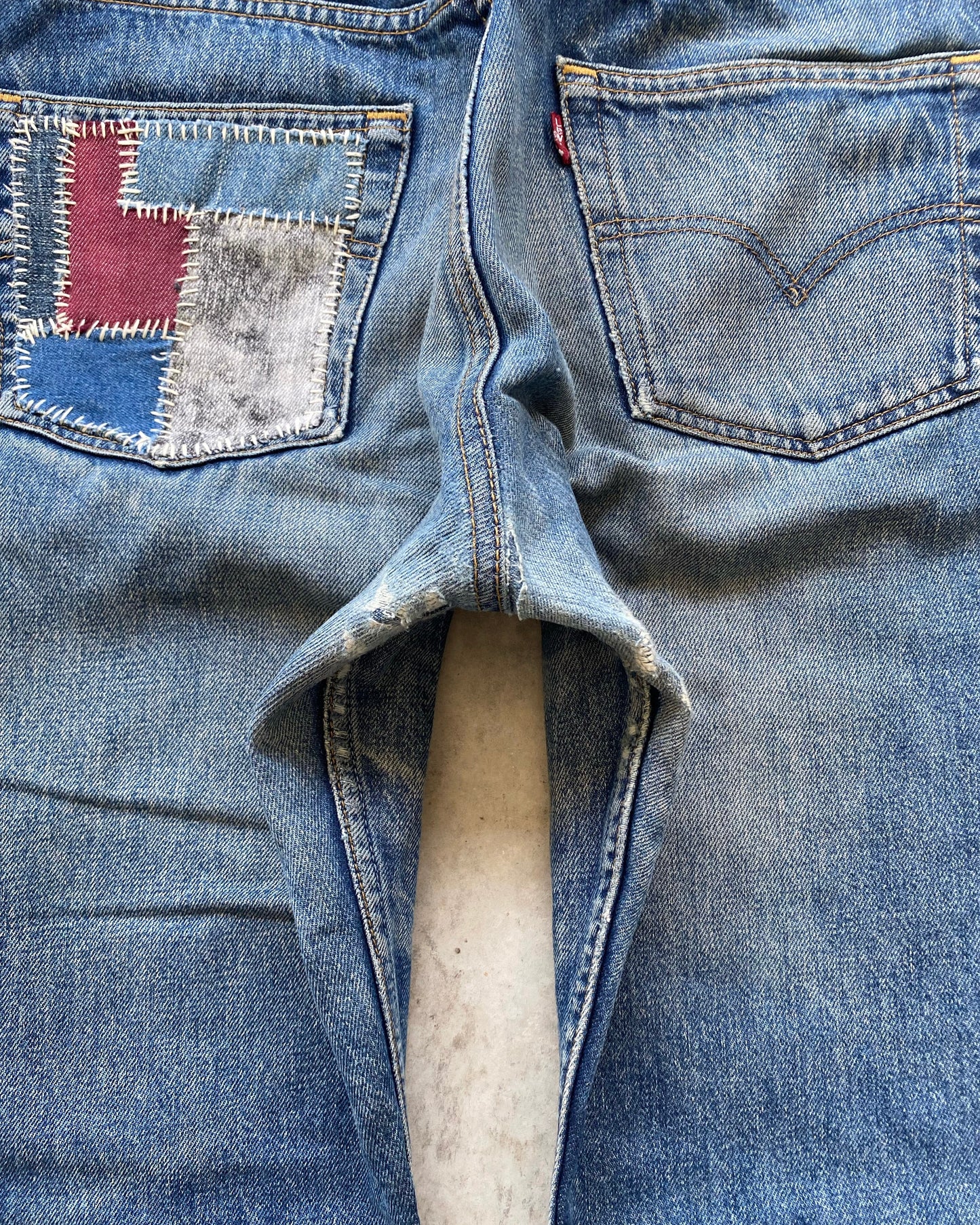 1990S SASHIKO PATCHED LEVI'S 501 JEANS (33X32)