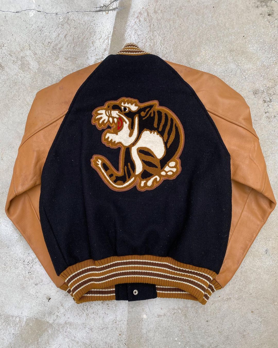2000S ‘CALIF’ LEATHER SLEEVES VARSITY JACKET (M)