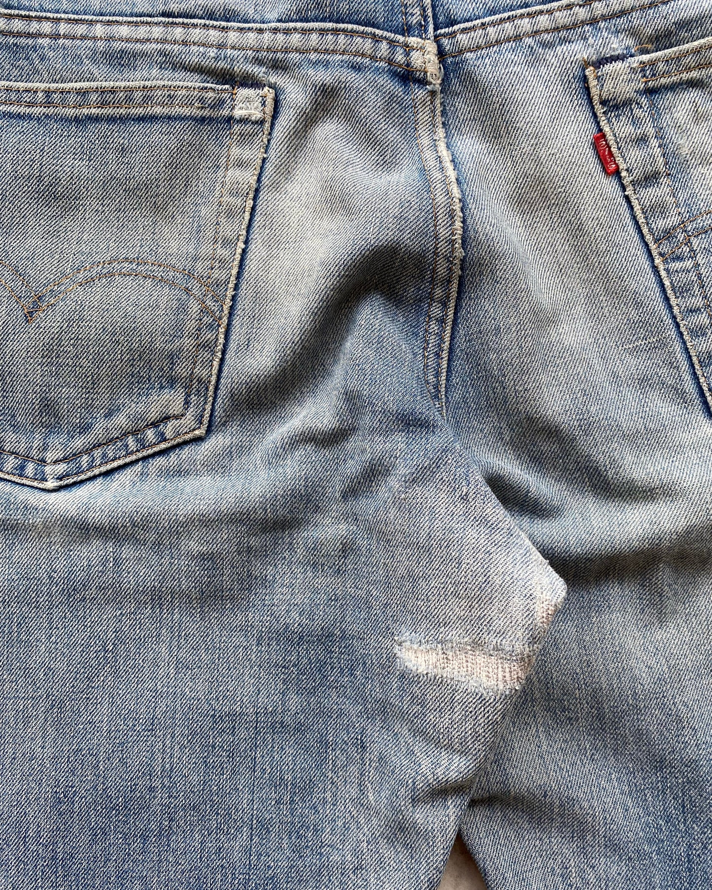 1970S FADED WASHED LEVI'S 517 DISTRESSED FLARE JEANS (32X30)