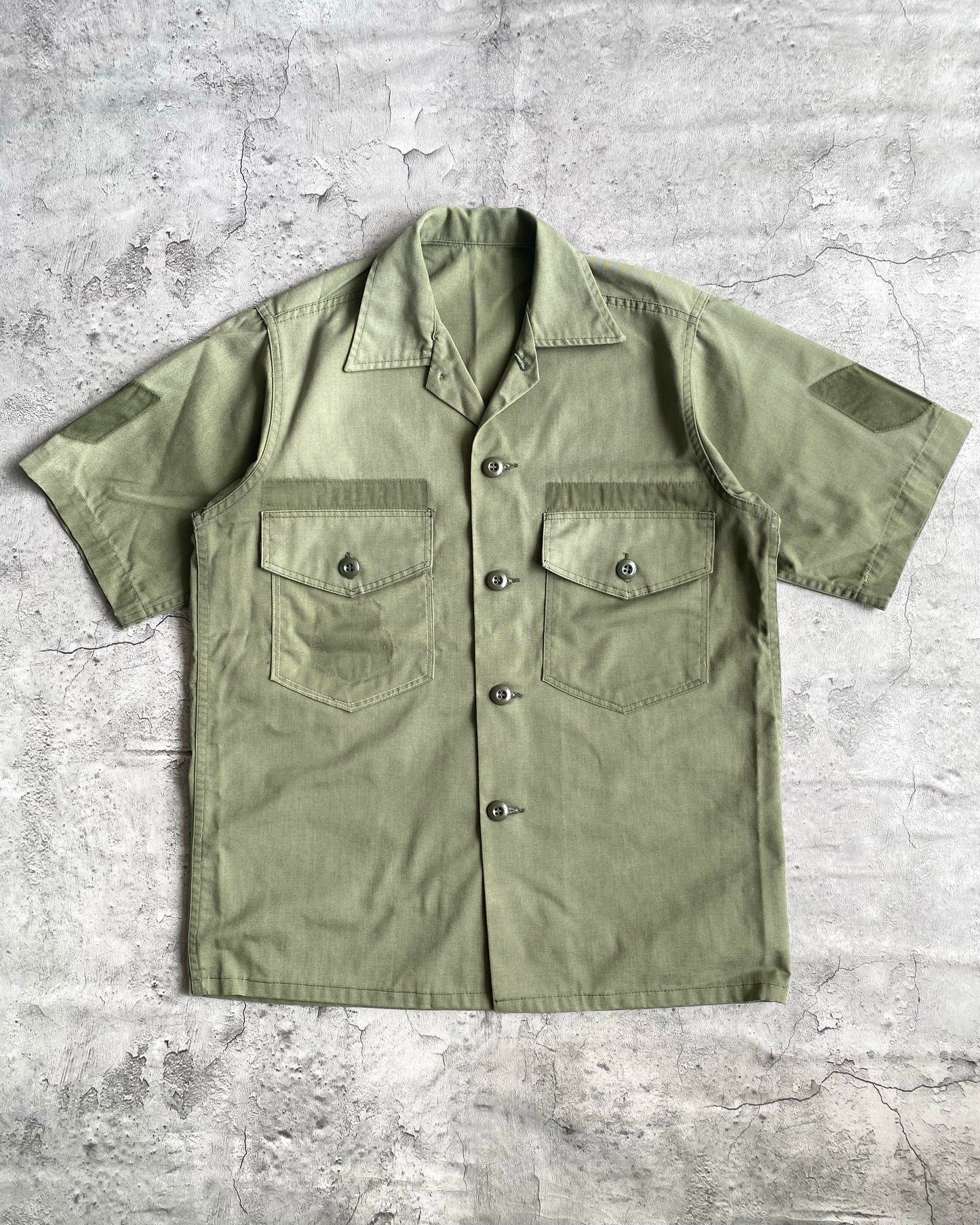 1960/1970S US ARMY OG-107 SHORT SLEEVES UTILITY SHIRT (M)