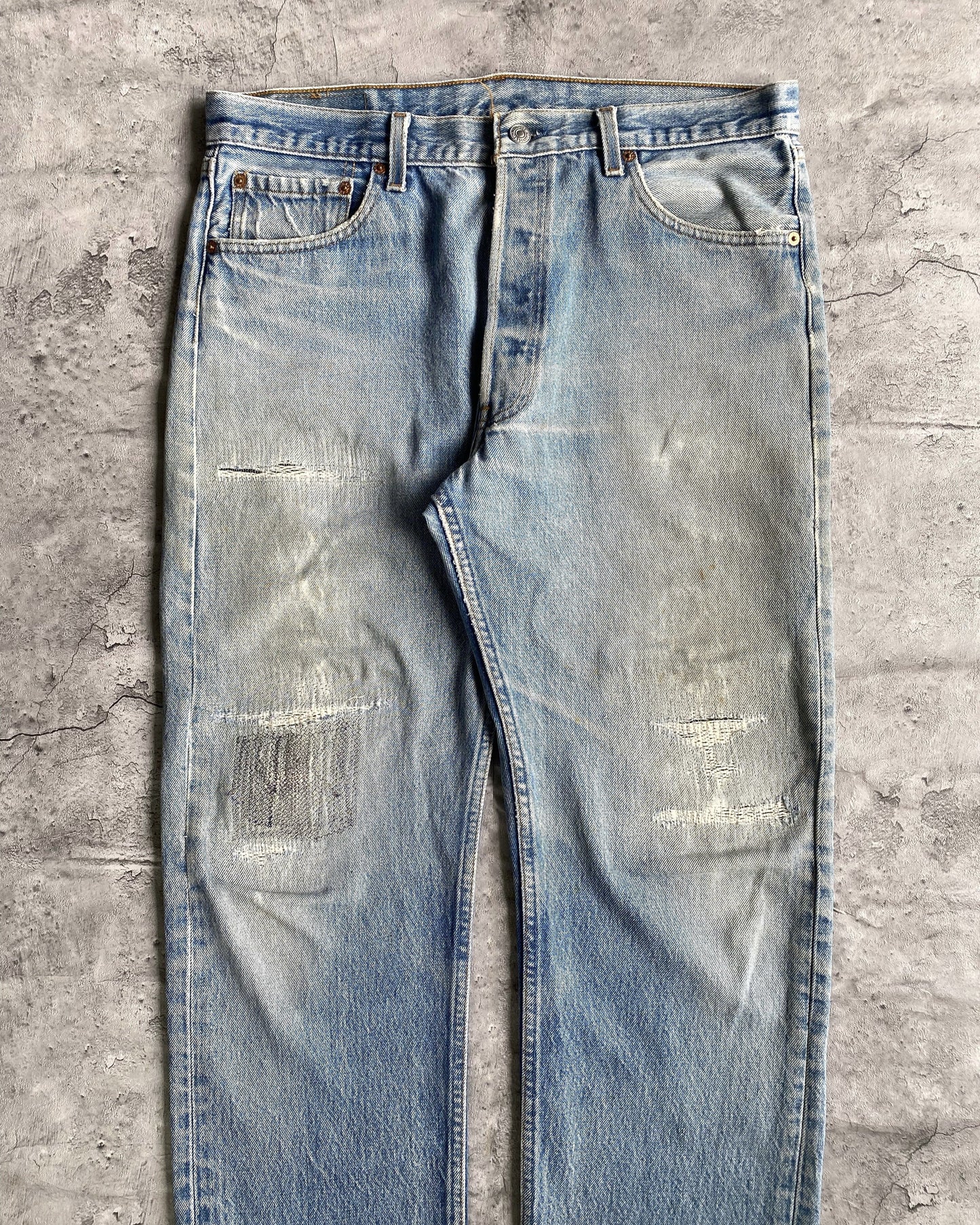 1990S FADED WASH LEVI'S 501 REPAIRED JEANS (36X32)
