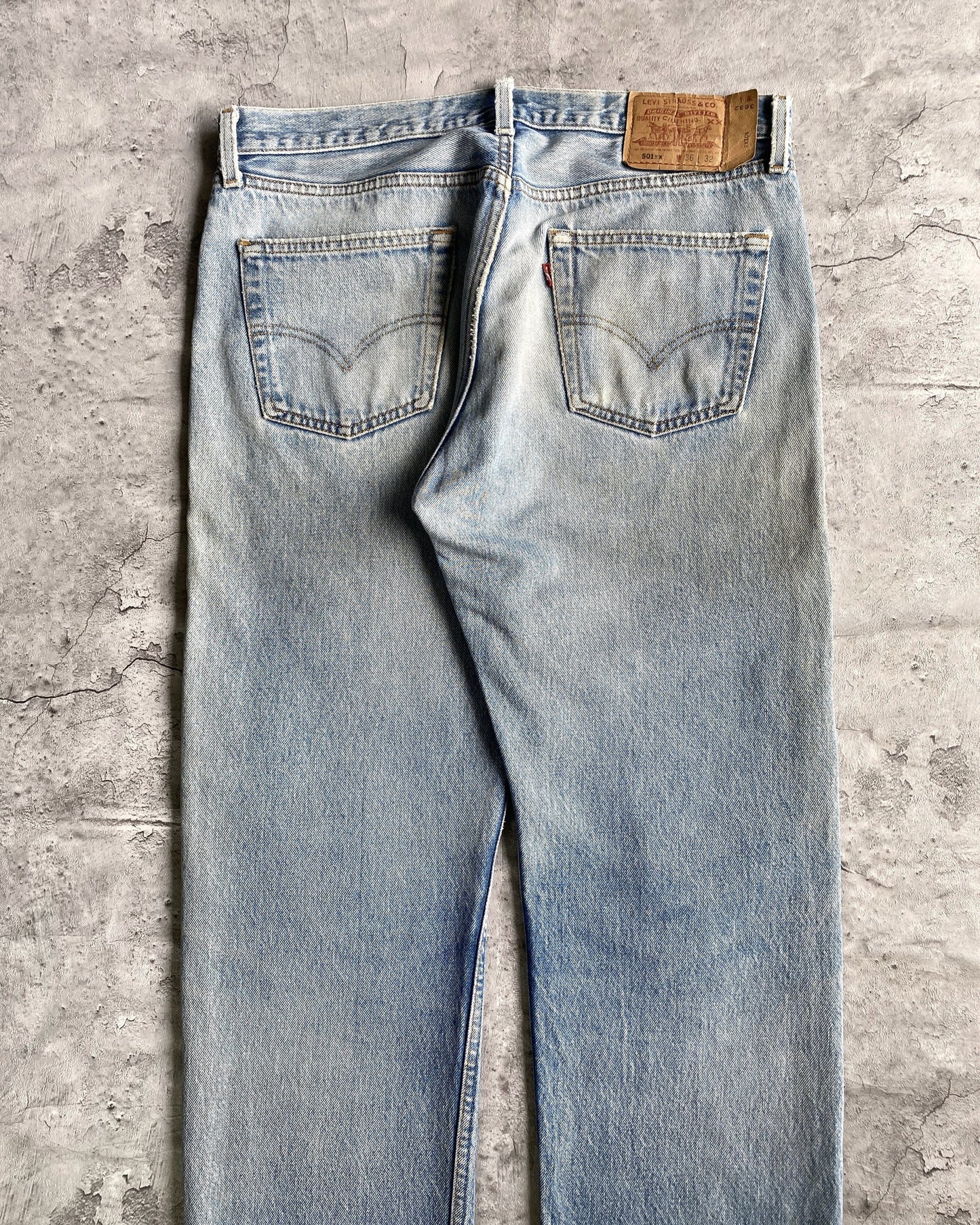 1990S FADED WASH LEVI'S 501 REPAIRED JEANS (36X32)