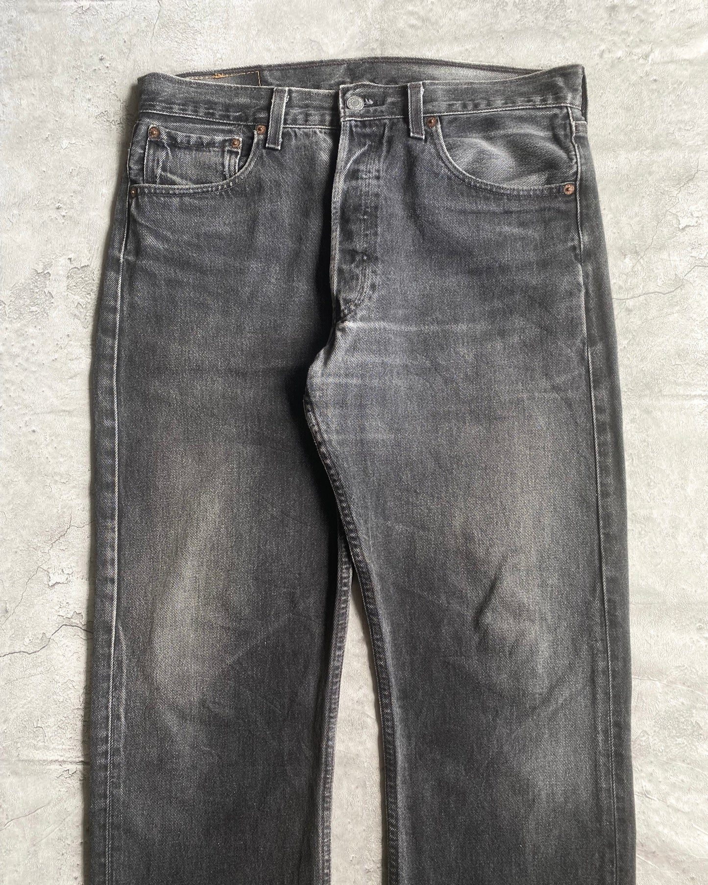 1990S FADED BLACK LEVI'S 501 JEANS (33X32)