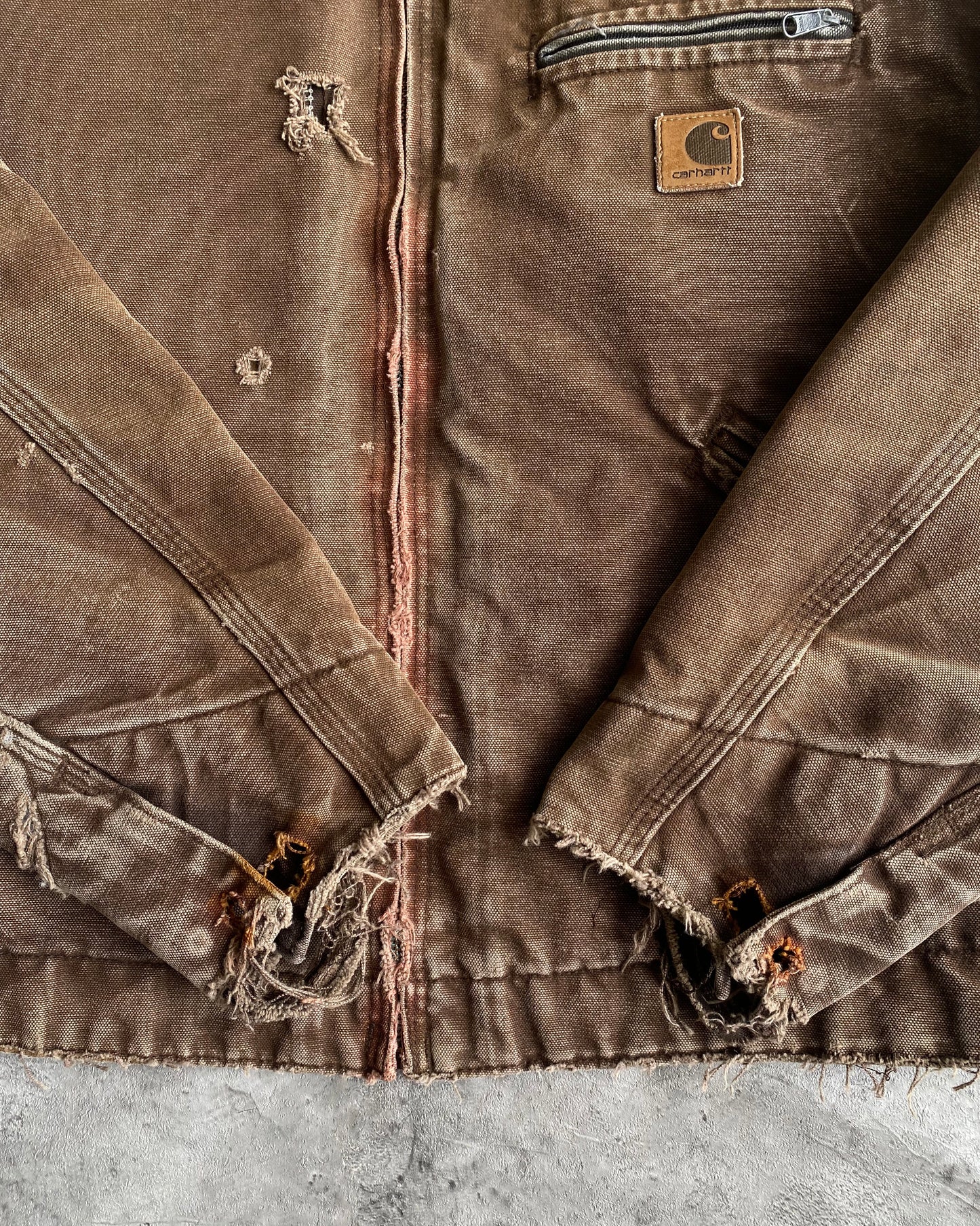 1990S SUN FADED BROWN DISTRESSED CARHARTT DETROIT JACKET (M)