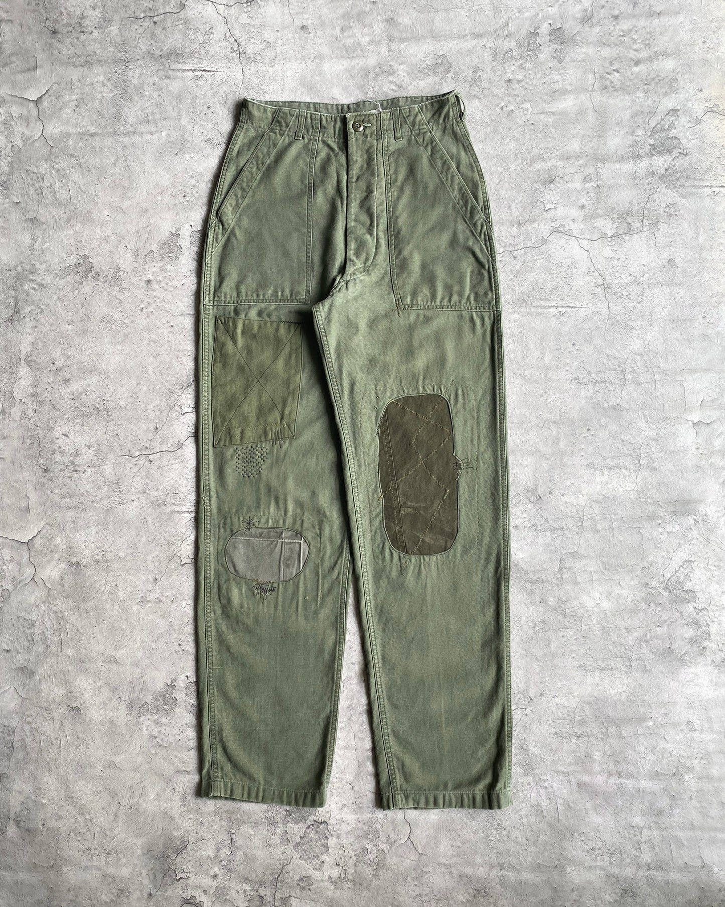 1960S PATCHED OG-107 SATEEN US ARMY TROUSERS (28-32)