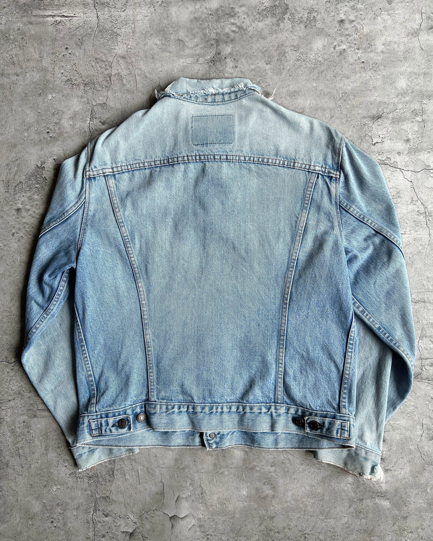 1980S LIGHT WASH LEVI'S TYPE III DENIM TRUCKER JACKET (S-L)