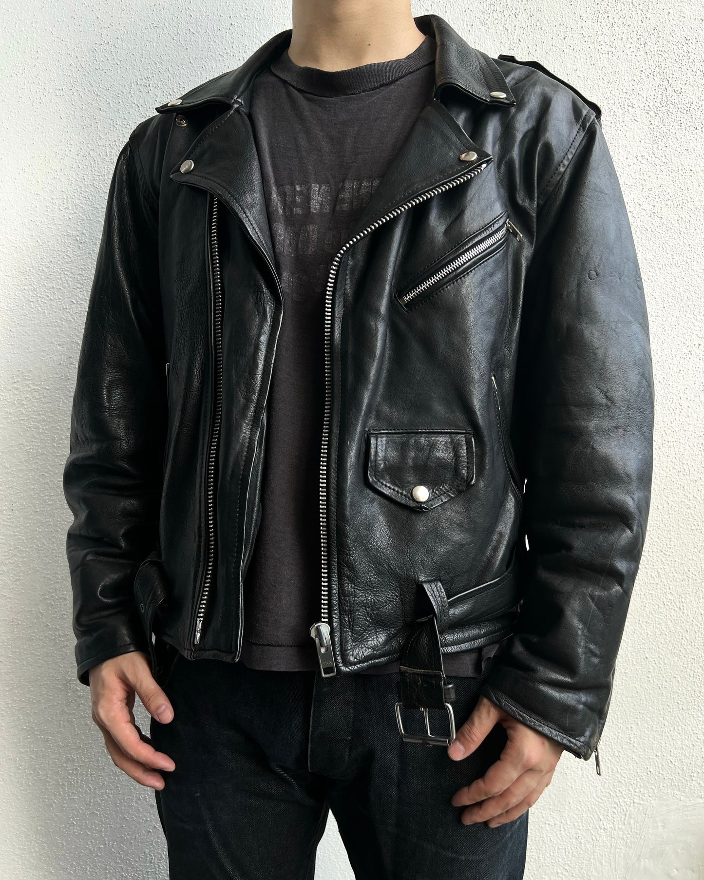 1980S BLACK BIKER LEATHER JACKET (M/L)