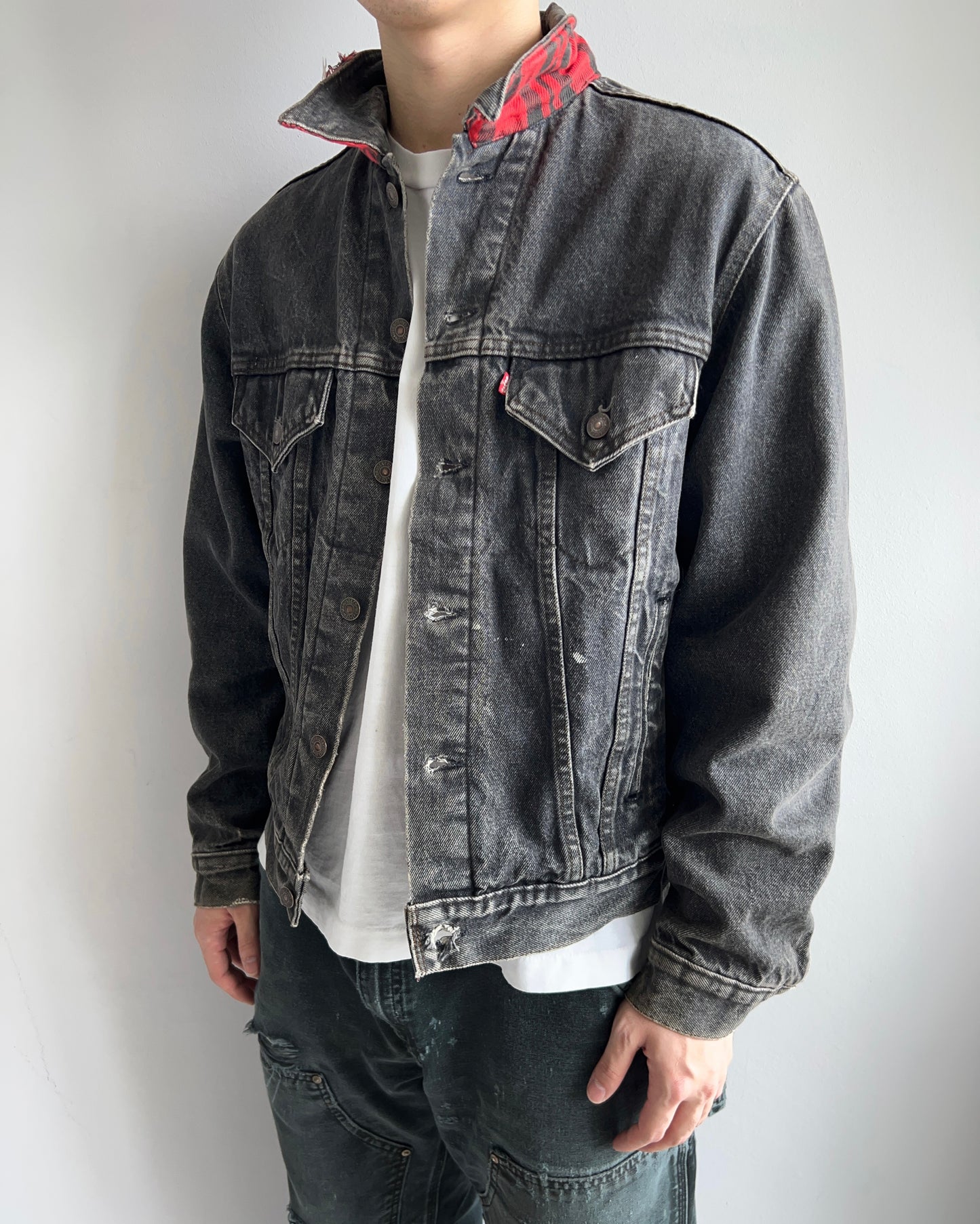 1980S FADED BLACK LEVI'S TYPE III REVERSIBLE TRUCKER DENIM JACKET (L)