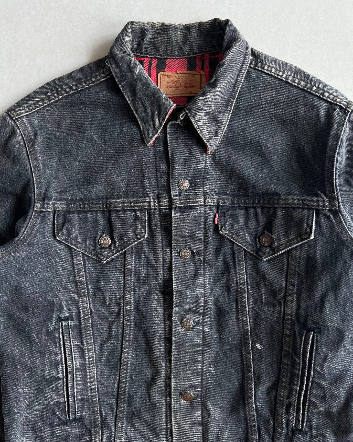 1980S FADED BLACK LEVI'S TYPE III REVERSIBLE TRUCKER DENIM JACKET (L)
