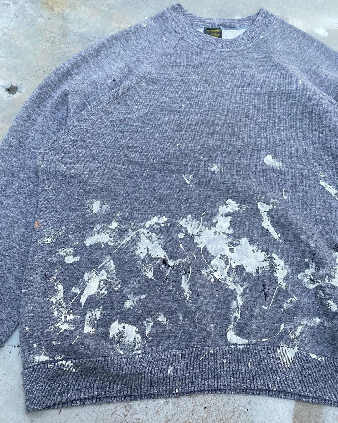 1980s Jerzees Gray Painted Raglan Sweatshirt
