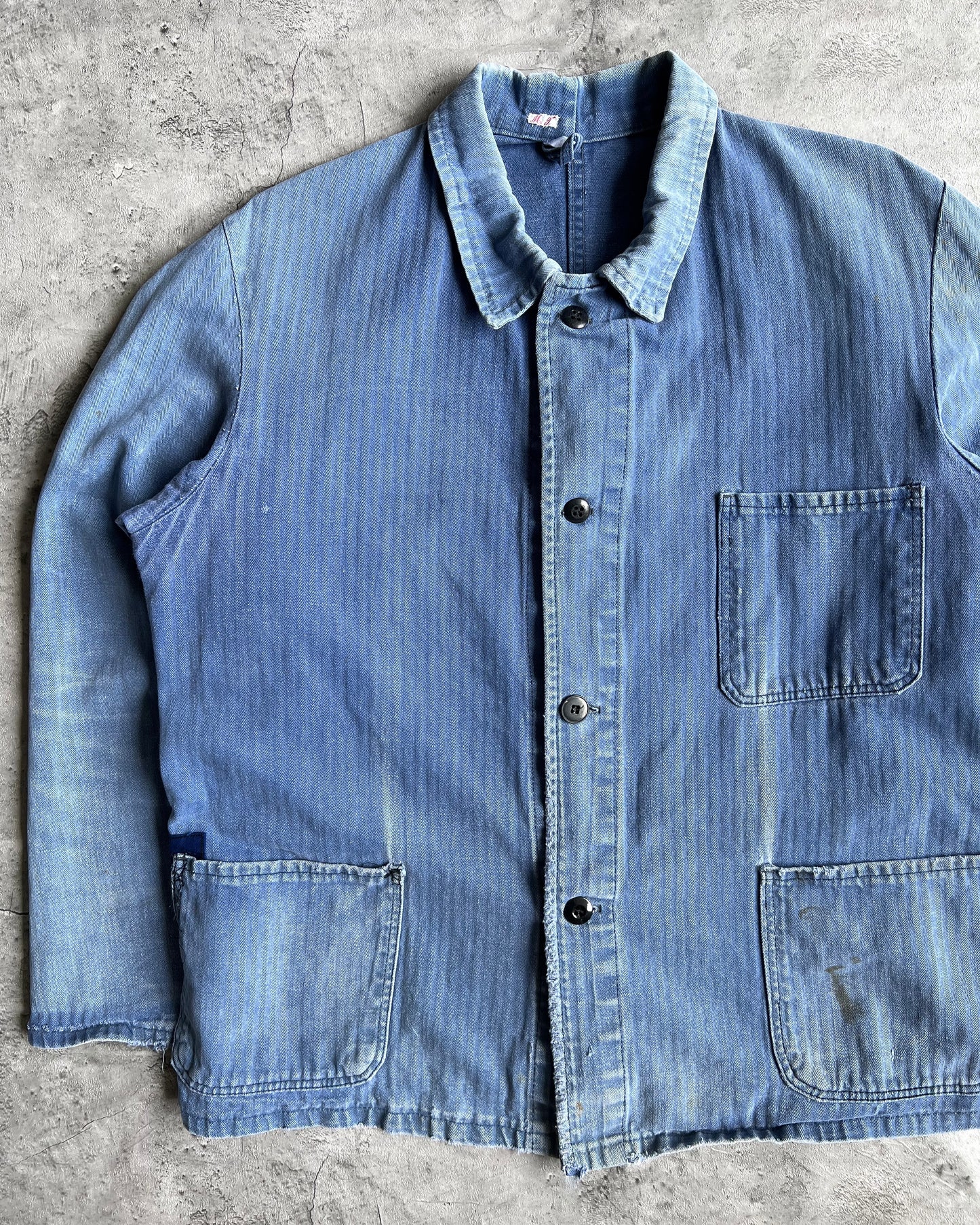 1950S SUN FADED HBT FRENCH WORK REPAIRED CHORE JACKET (L)