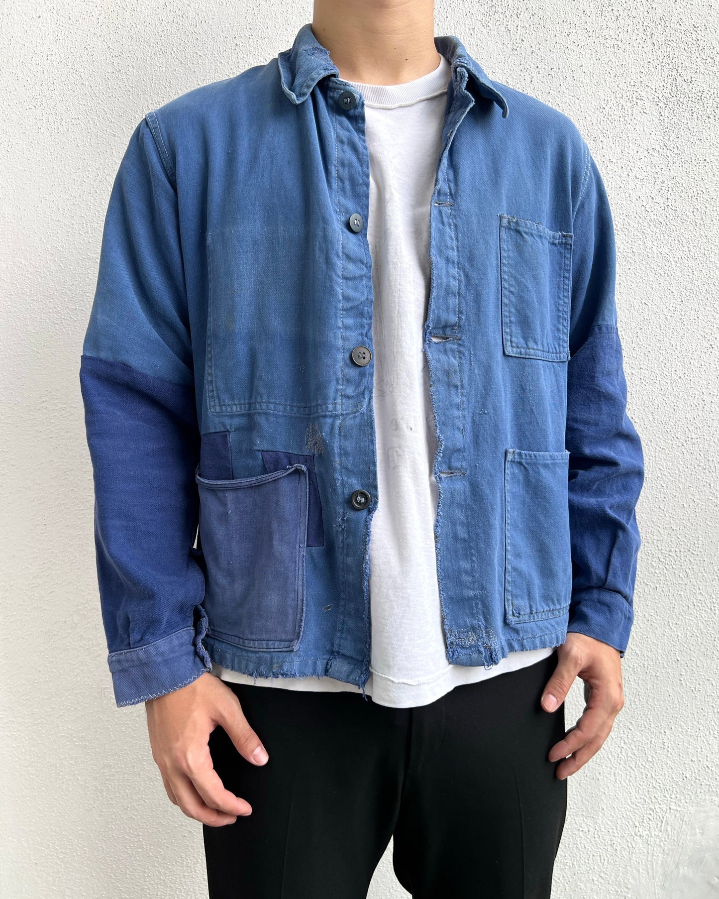 1950S FADED ROUND COLLAR REPAIRED FRENCH WORK CHORE JACKET (M/L)