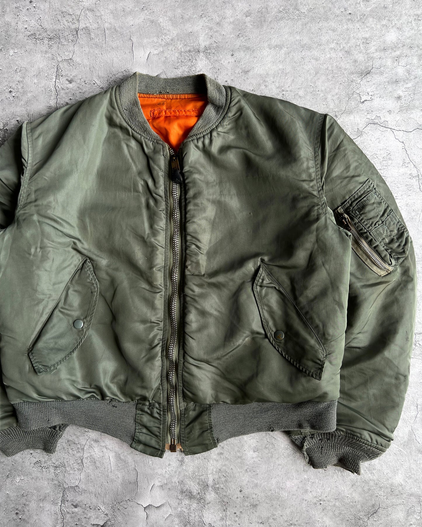 1970S ALPHA INDUSTRUSTRIES US ARMY MA-1 BOMBER JACKET (M/L)