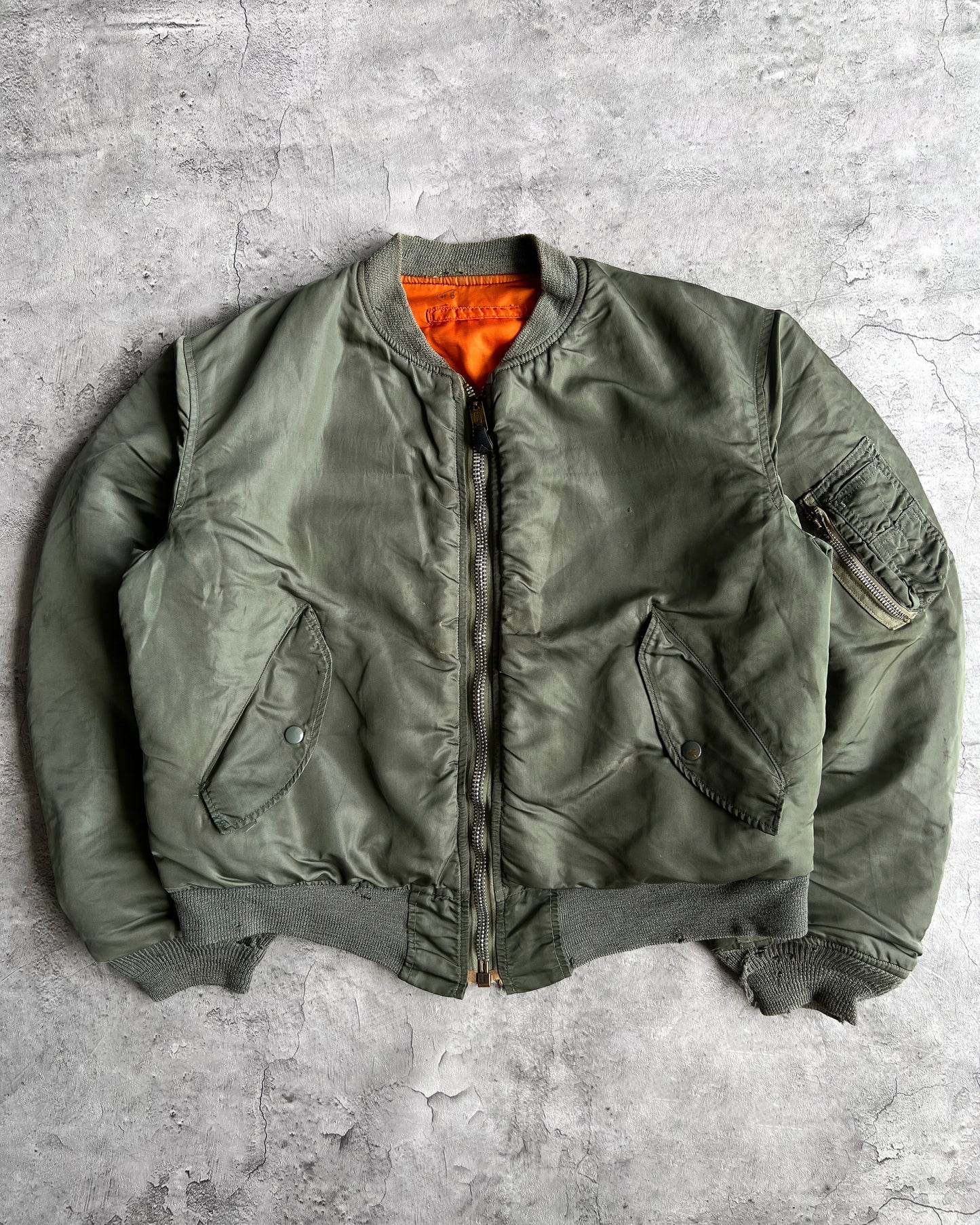1970S ALPHA INDUSTRUSTRIES US ARMY MA-1 BOMBER JACKET (M/L)