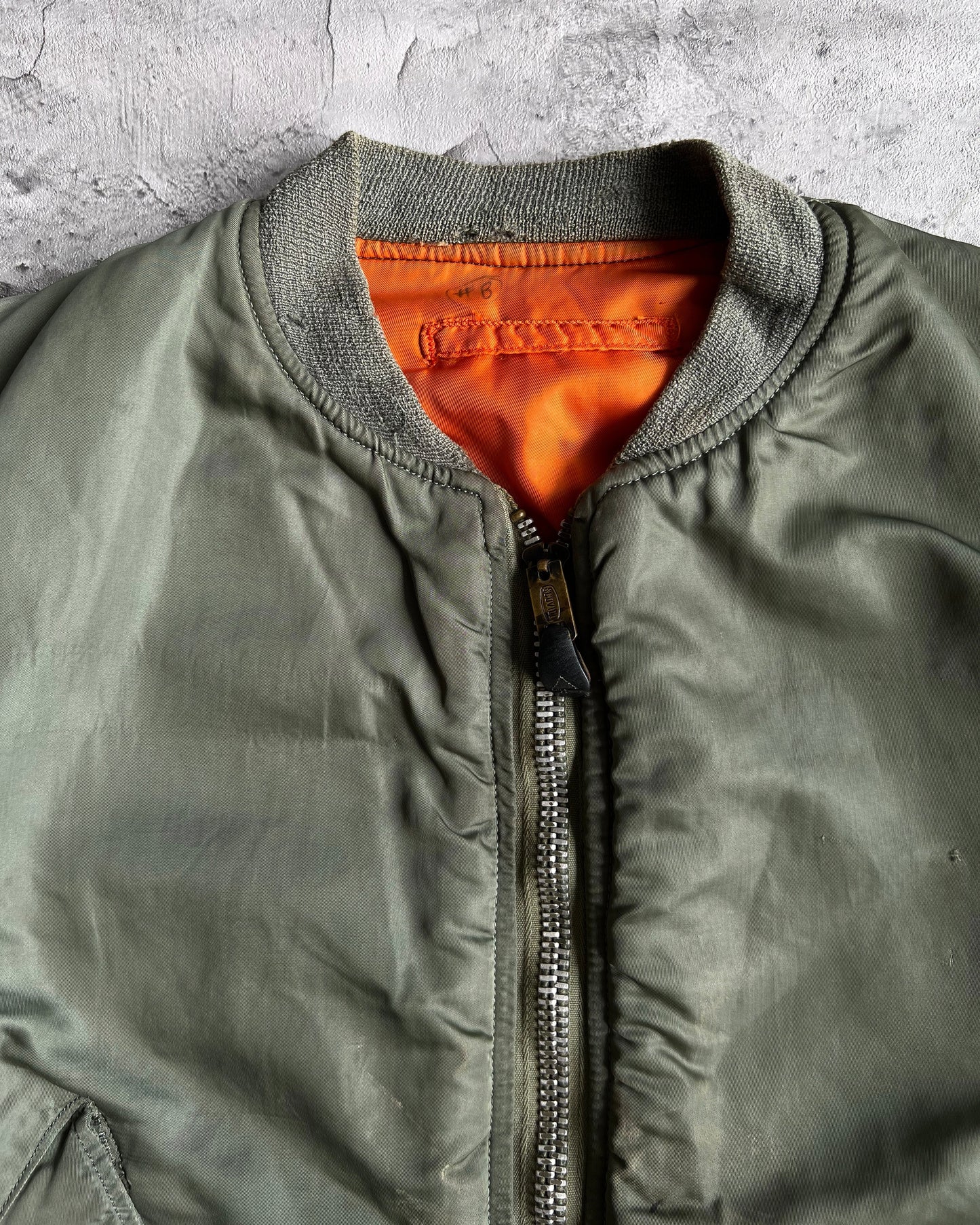 1970S ALPHA INDUSTRUSTRIES US ARMY MA-1 BOMBER JACKET (M/L)