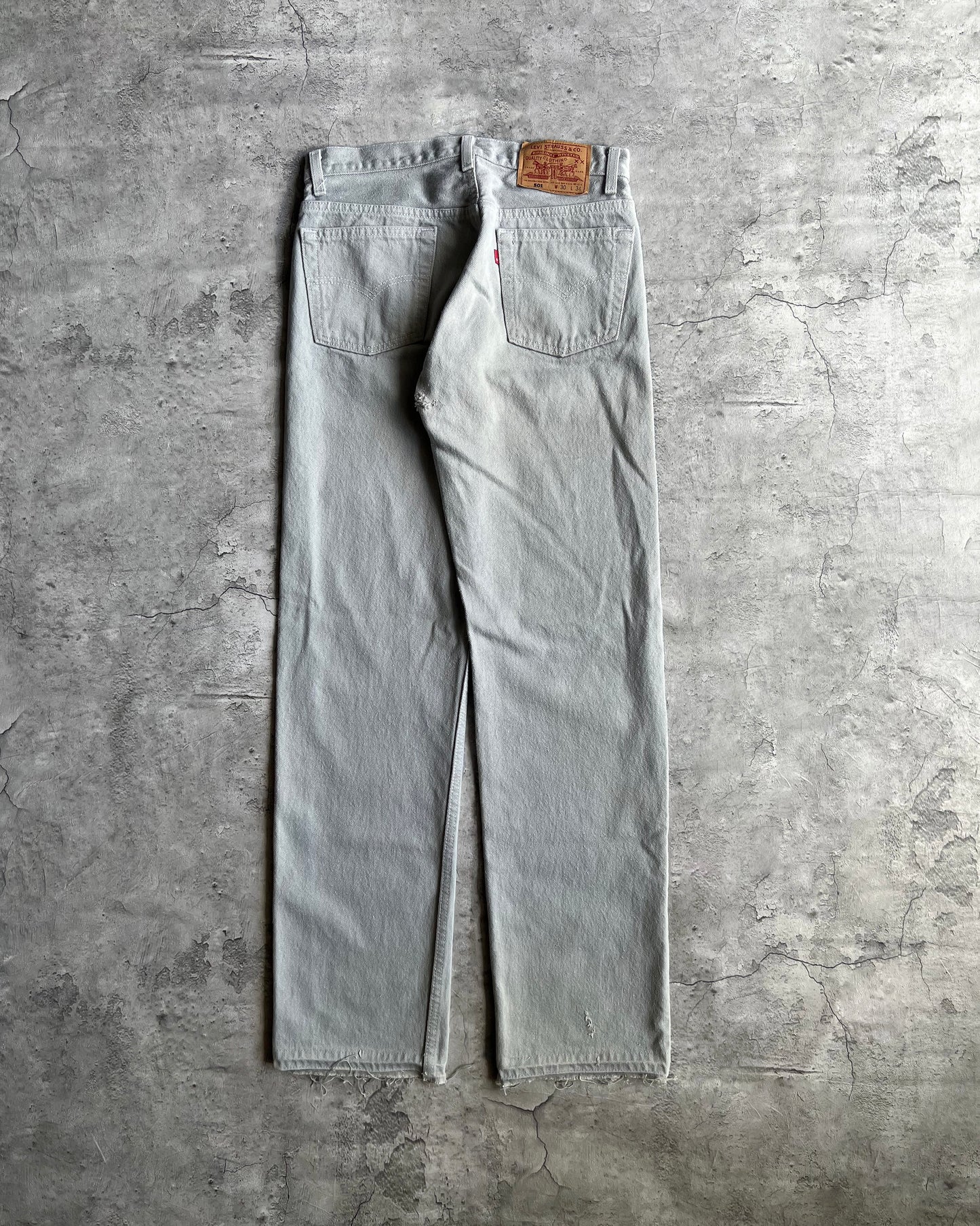 1990S GREY LEVI'S 501 RELEASED HEM JEANS (30X31)