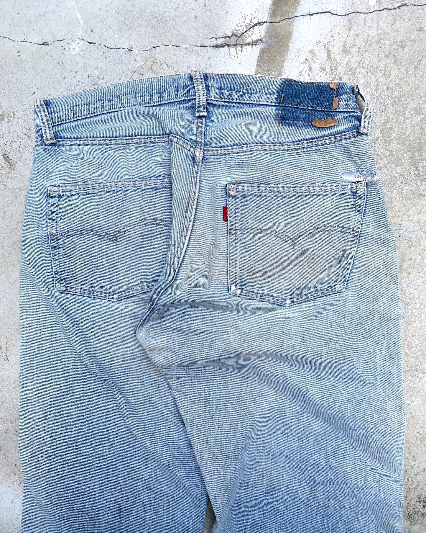 1970S LEVI’S 501 REPAIRED SELVEDGE JEANS (34X32)
