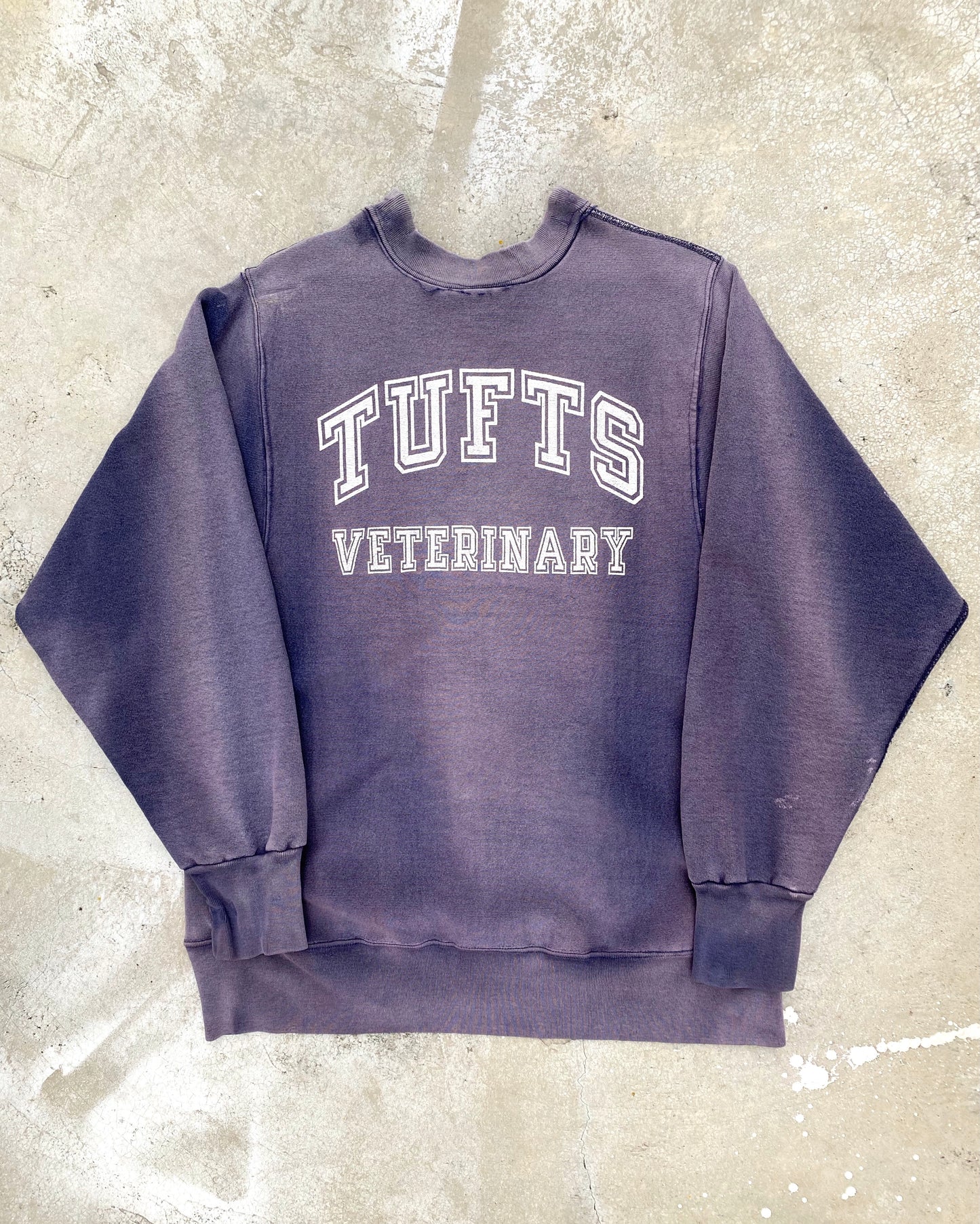 1980S SUN FADED 'TUFTS VERTERINARY' SWEATSHIRT (M/L)