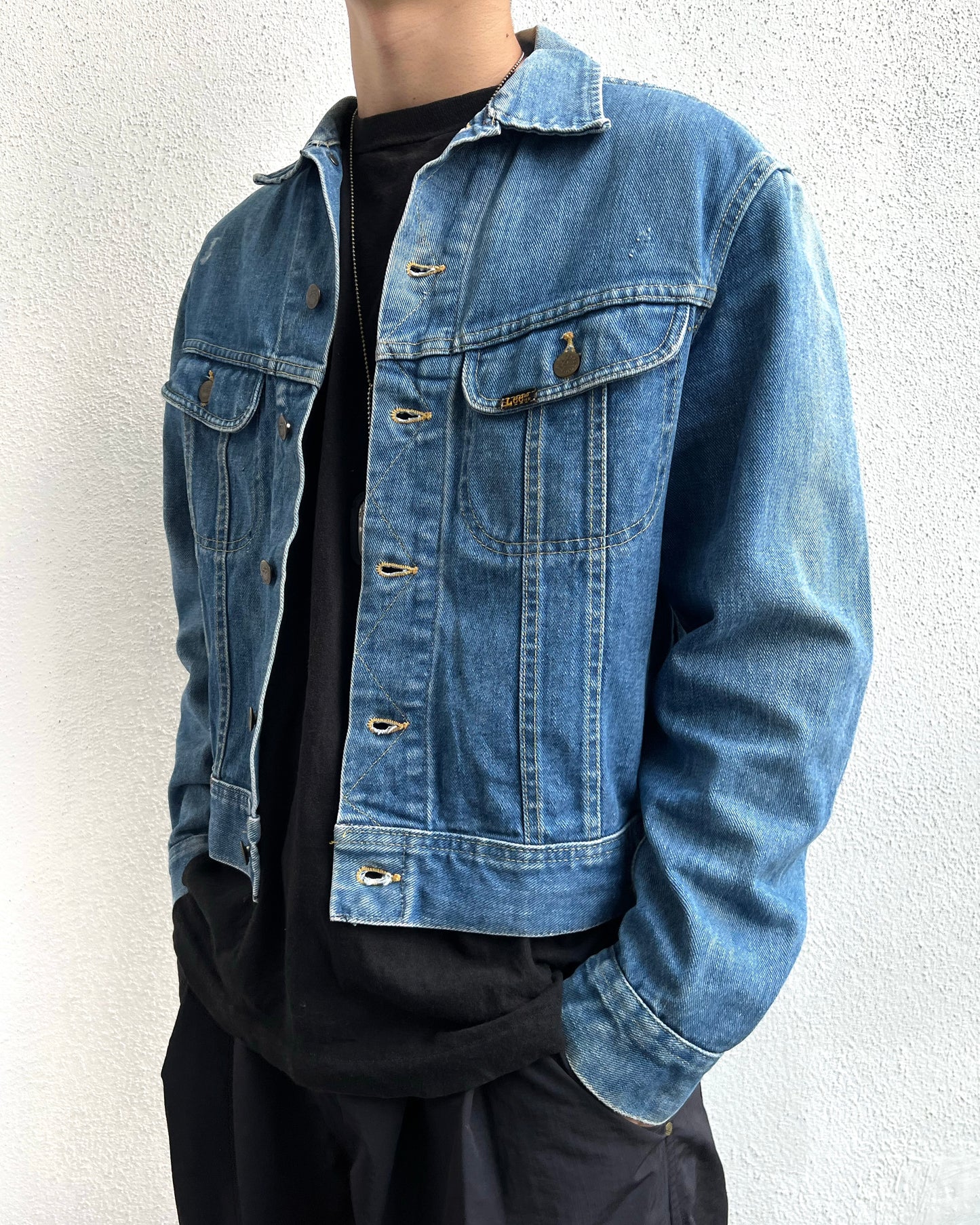 1970S SUN FADED LEE DENIM TRUCKER JACKET (M)