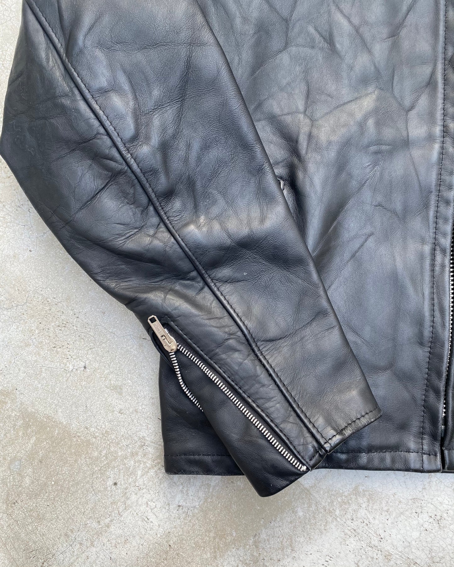 1970S SCHOTT BLACK LEATHER JACKET (M/L)