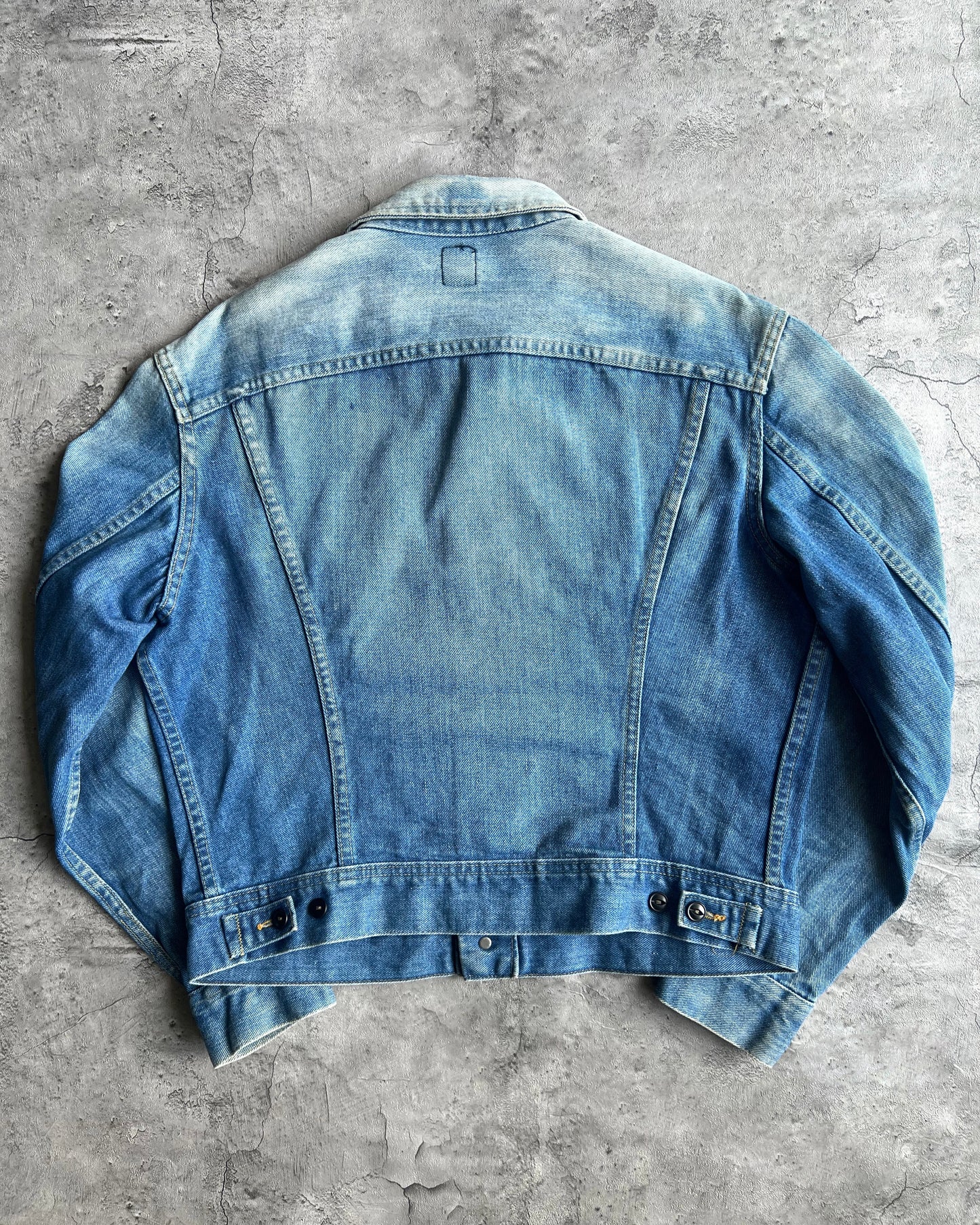 1970S SUN FADED LEE DENIM TRUCKER JACKET (M)