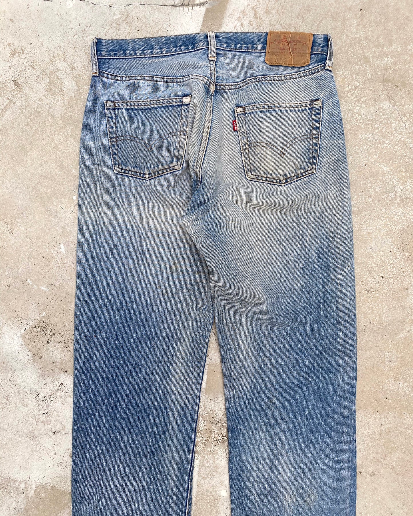 1980S FADED BLUE LEVI'S 501 SELVEDGE JEANS (34X36)