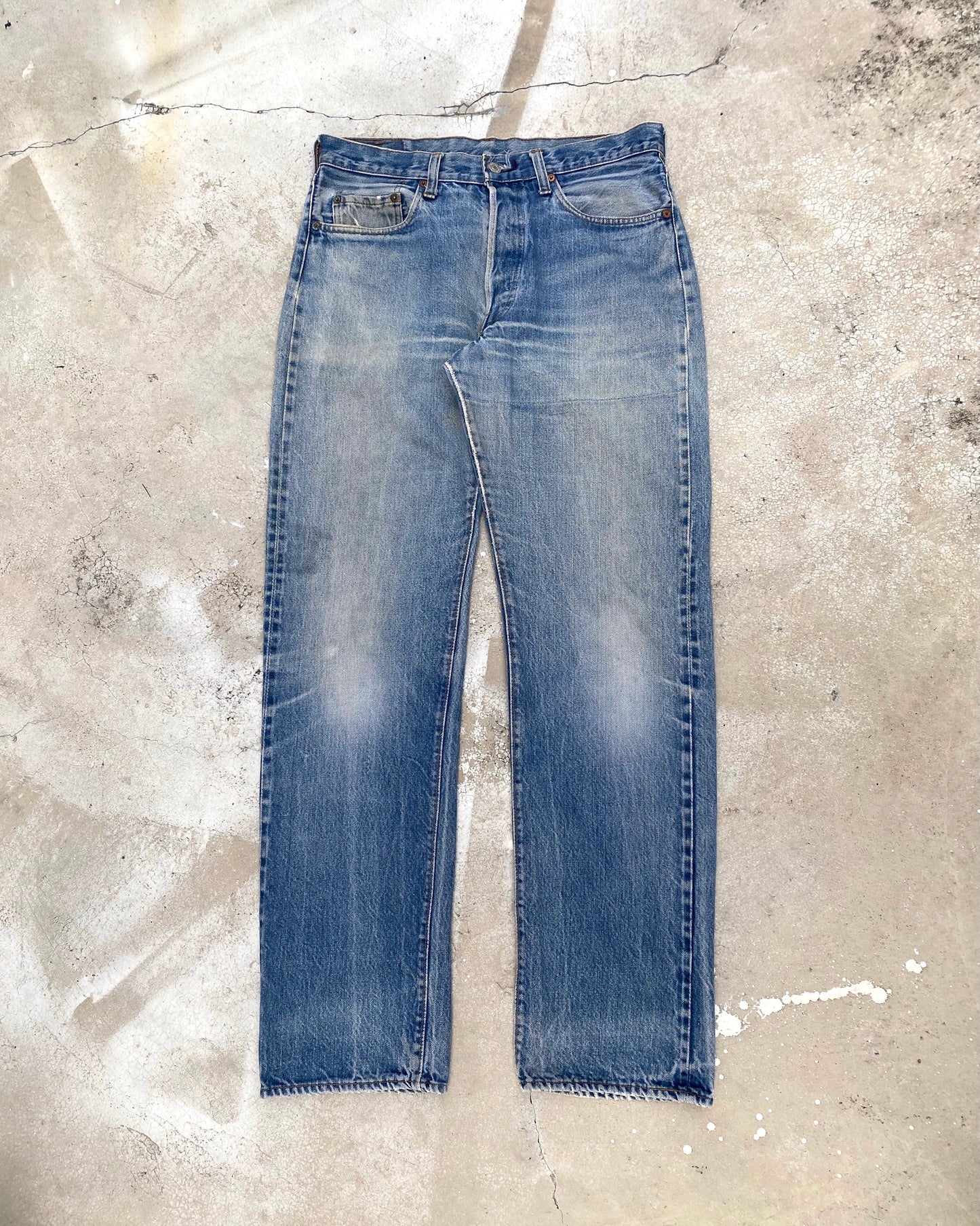 1980S FADED BLUE LEVI'S 501 SELVEDGE JEANS (34X36)