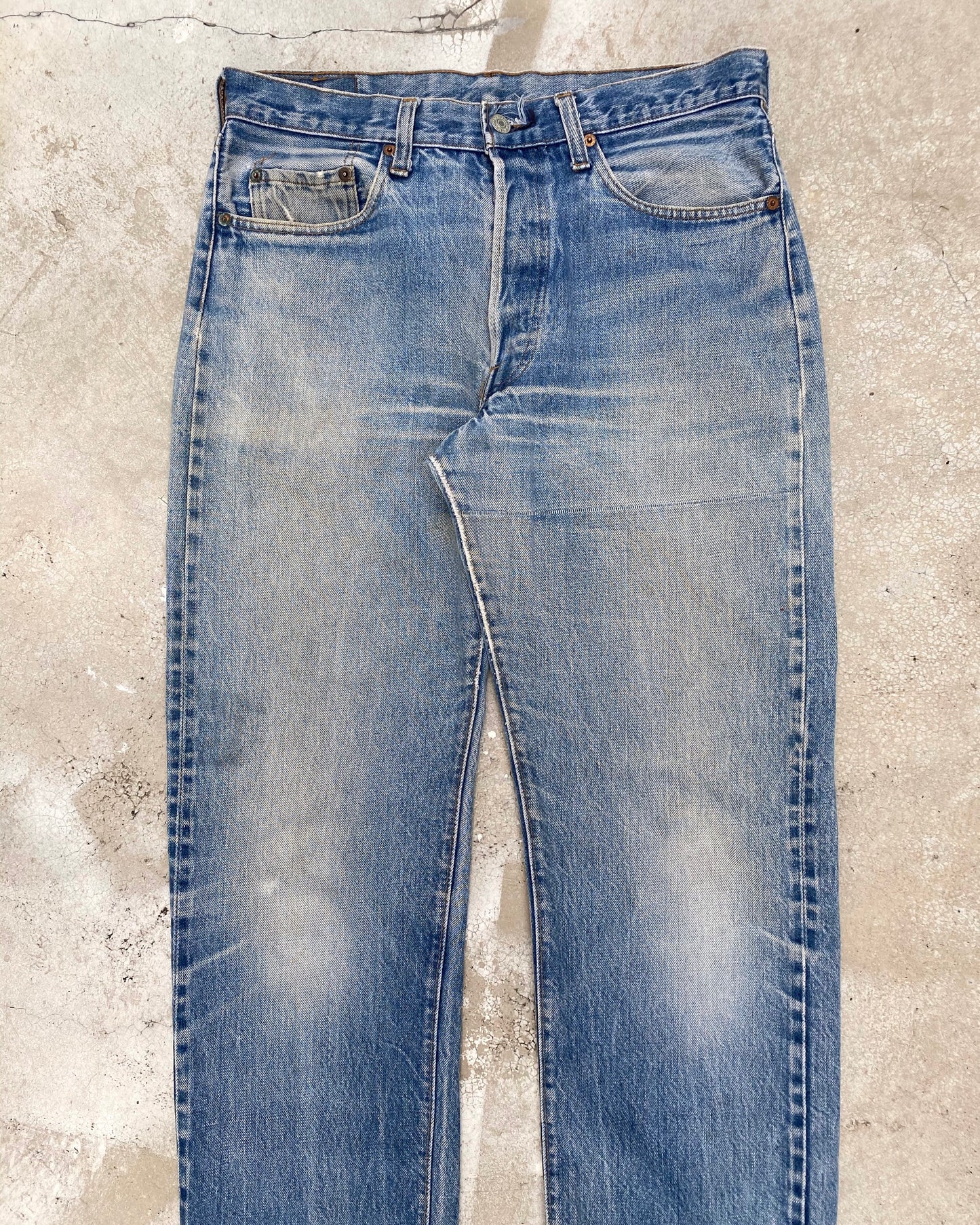 1980S FADED BLUE LEVI'S 501 SELVEDGE JEANS (34X36)