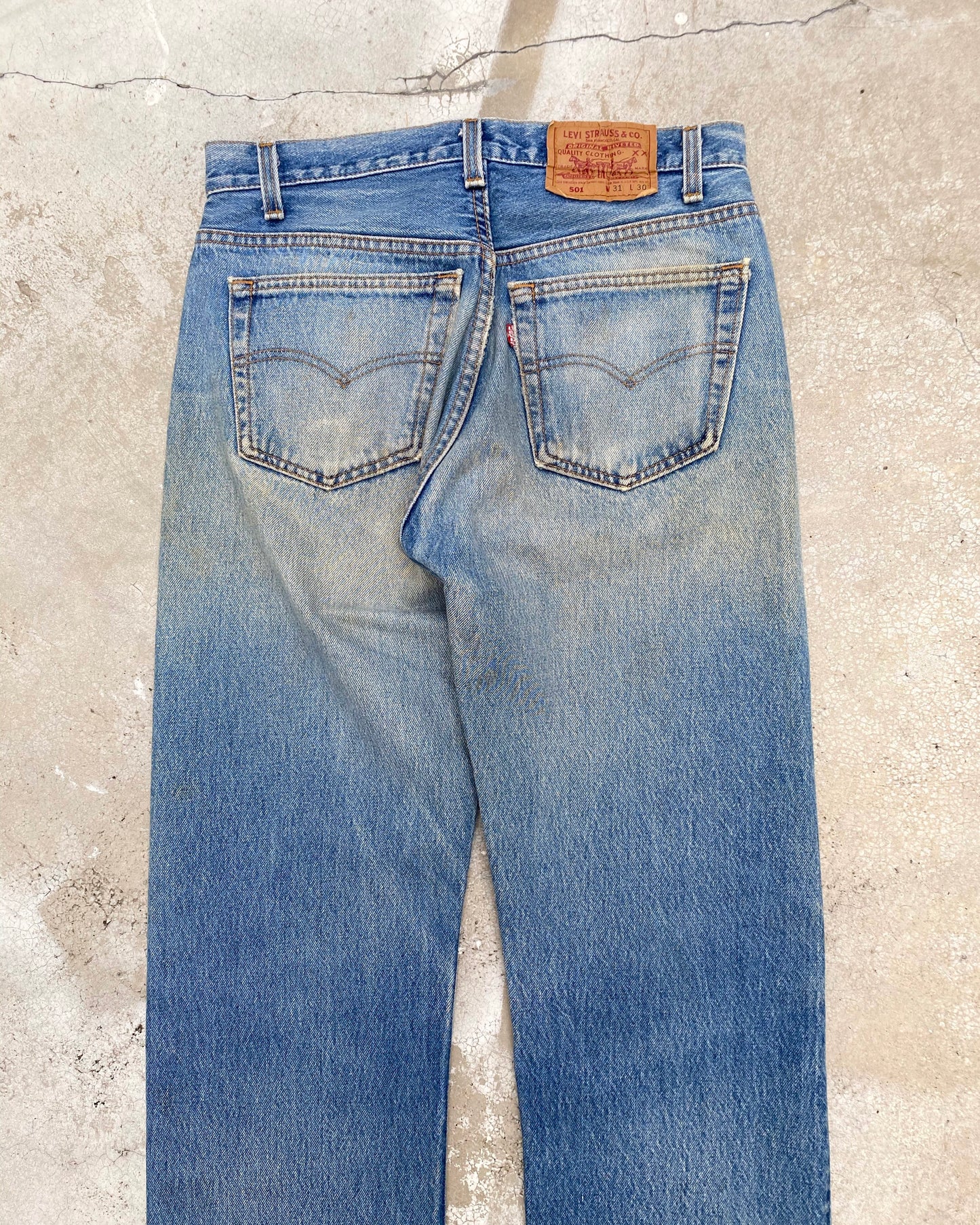 1980S FADED MUD WASHED LEVI'S 501 JEANS (31X30)