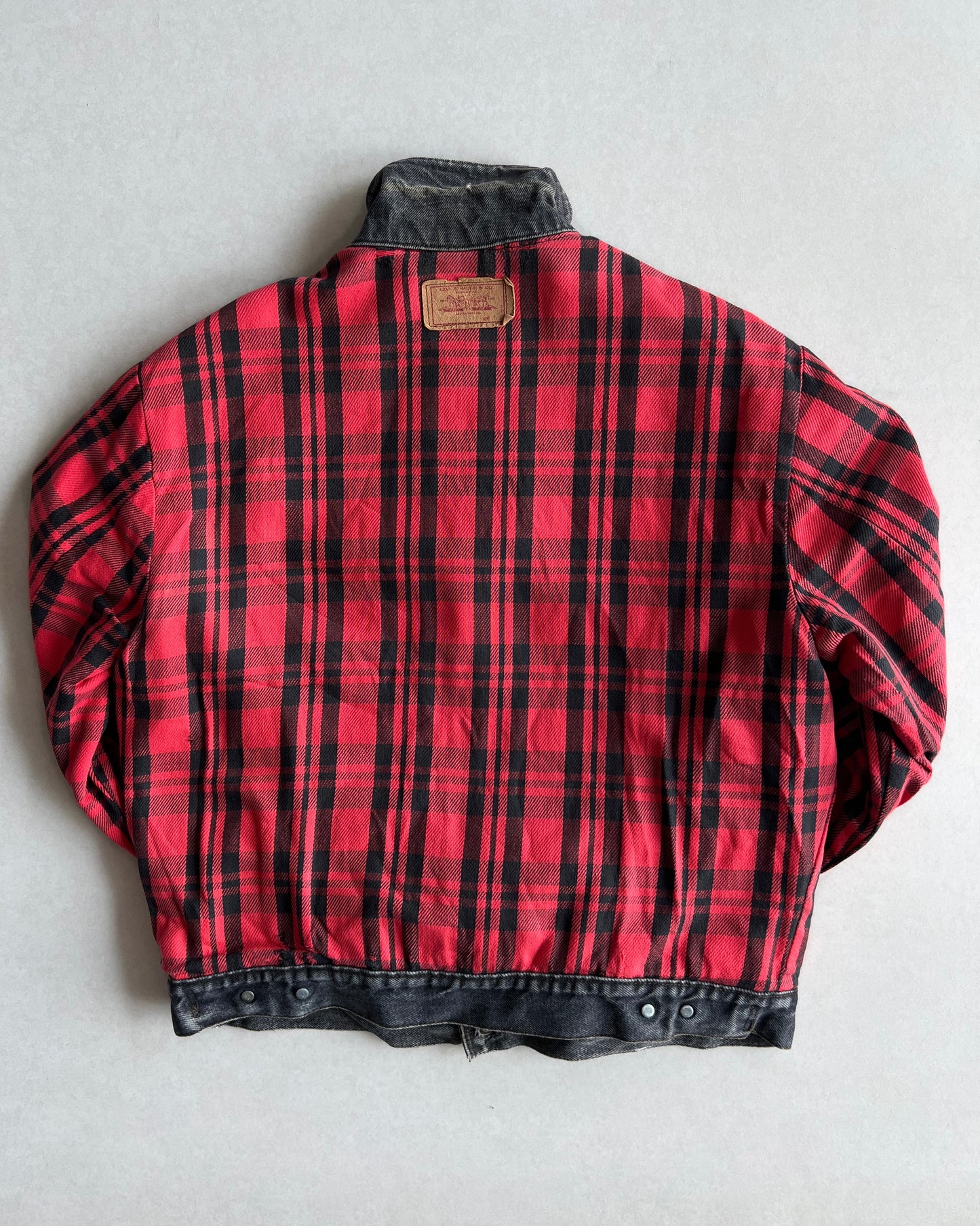 1980S FADED BLACK LEVI'S TYPE III REVERSIBLE TRUCKER DENIM JACKET (L)