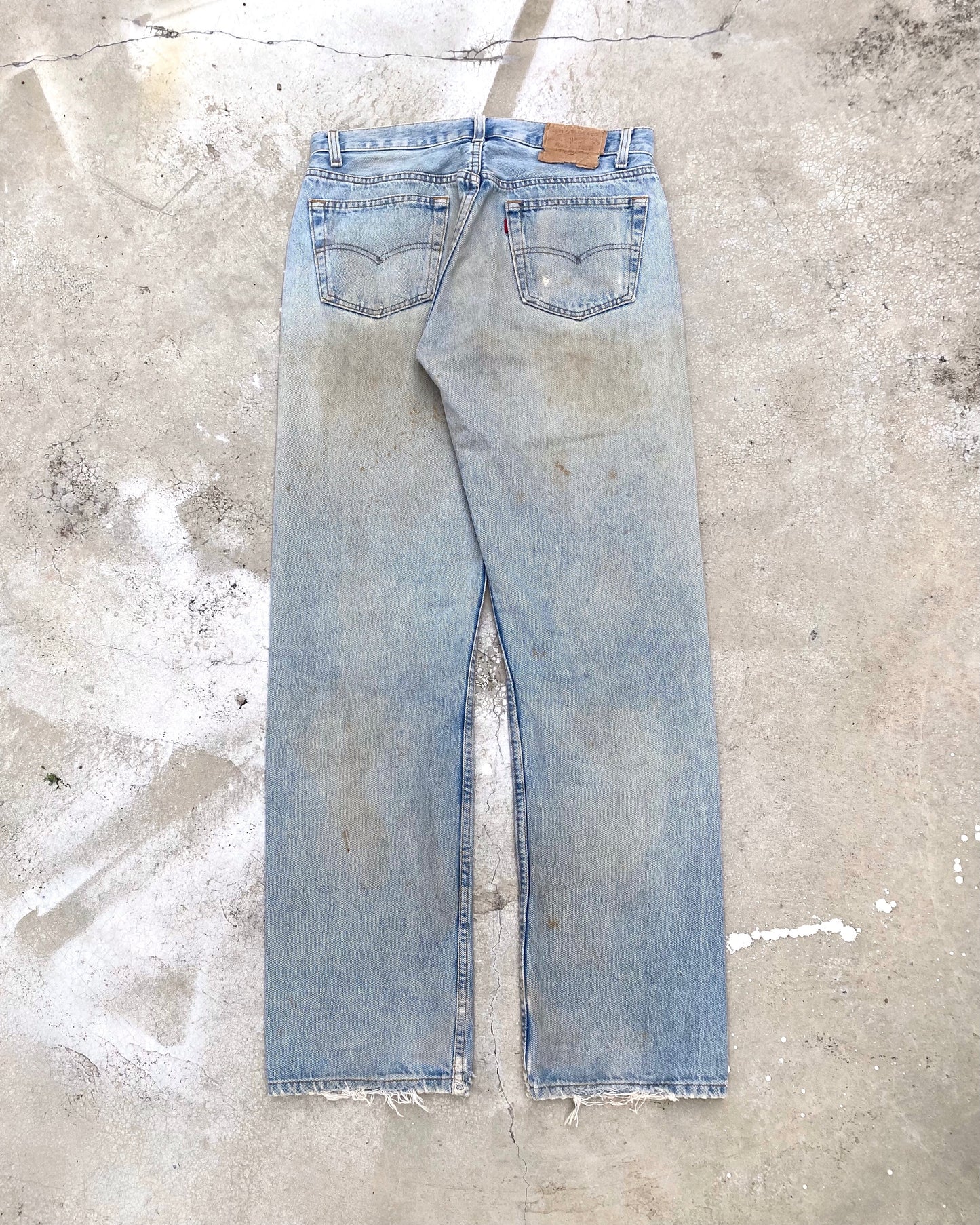 1980S MUD WASHED LEVI'S 501 REPAIRED JEANS (34X32)