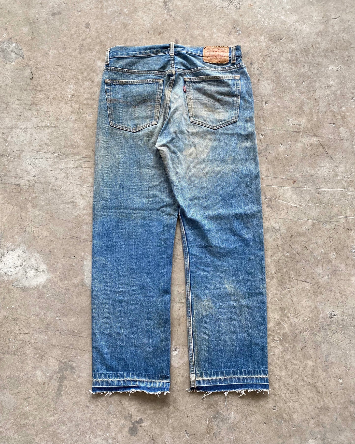 1990S FADED WASH LEVI'S 501 RELEASED HEM JEANS (34X36)
