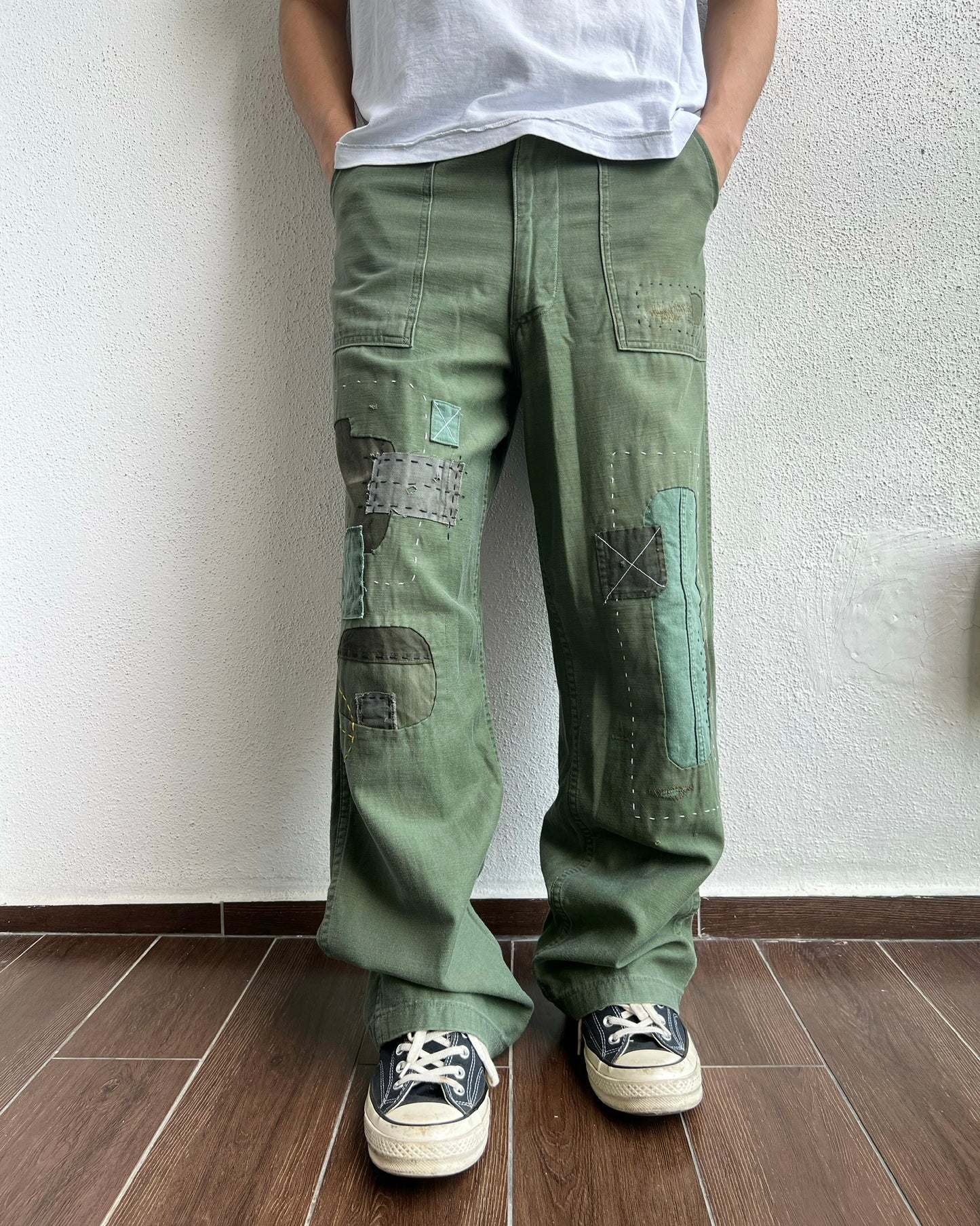 1960S PATCHED OG-107 SATEEN US ARMY TROUSERS (34-36)