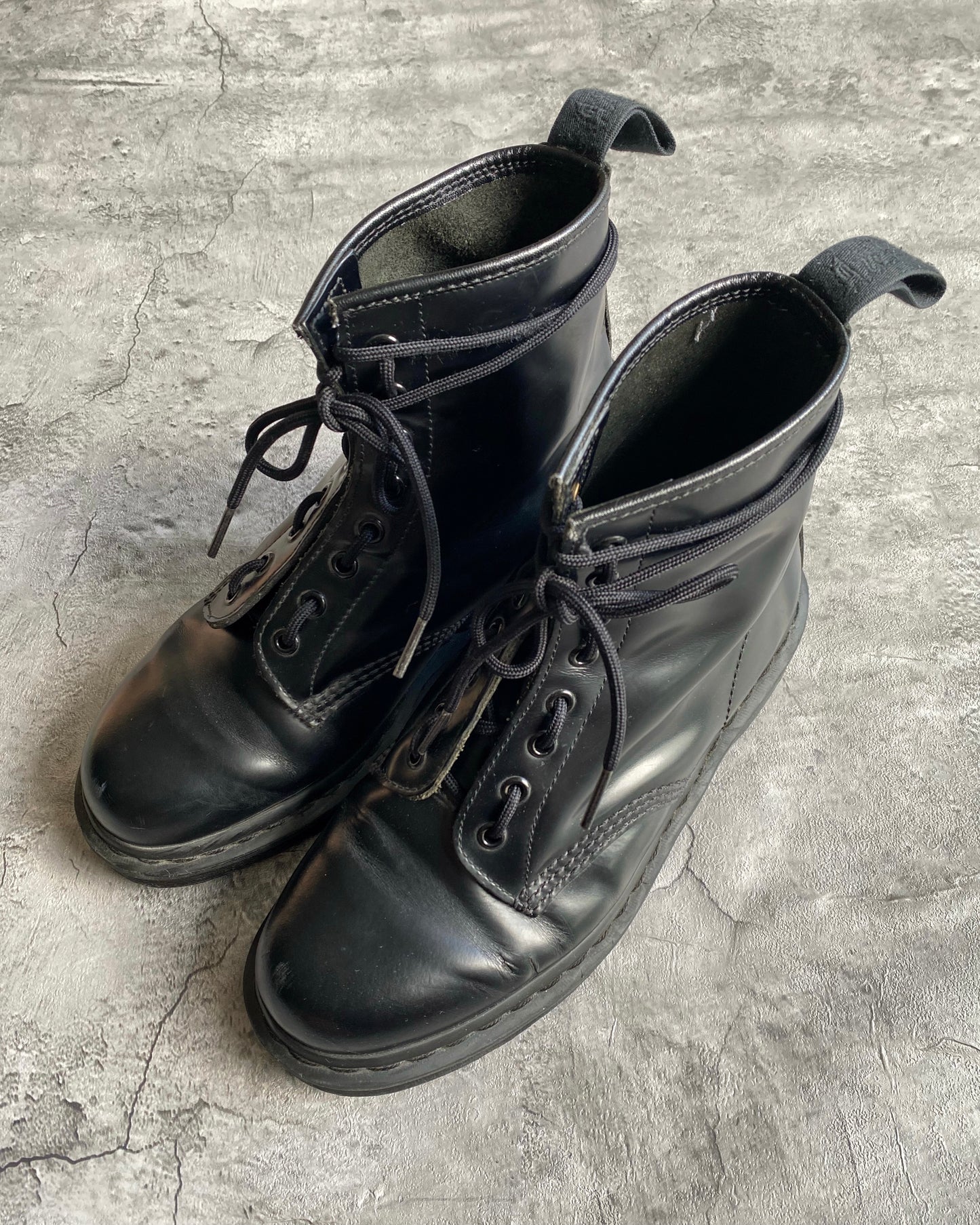 DR. MARTENS BLACK 1460 MONO SMOOTH LEATHER BOOTS (US8-8.5)