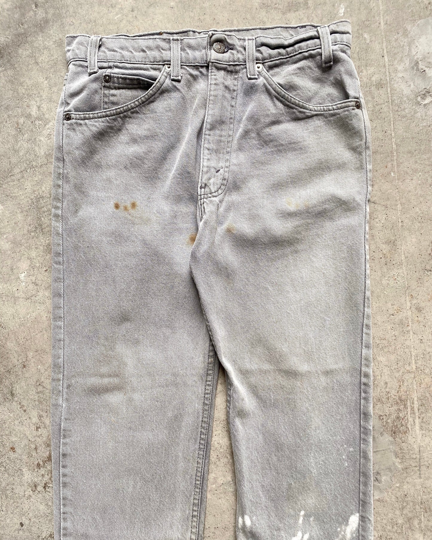 1990S GREY PAINTED LEVI'S 501 RELEASE HEM JEANS (32X30)