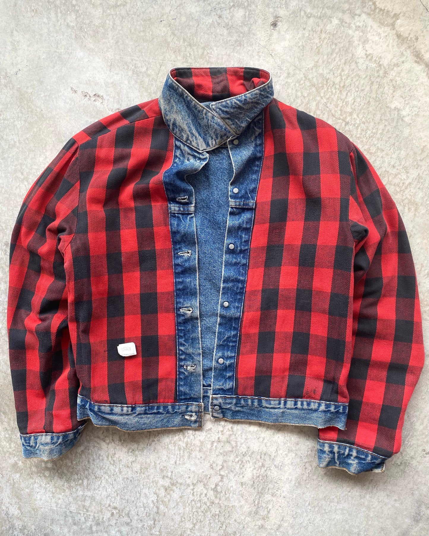 1980S FADED LEVI'S FLANNEL LINED TYPE III TRUCKER JACKET (S-L)