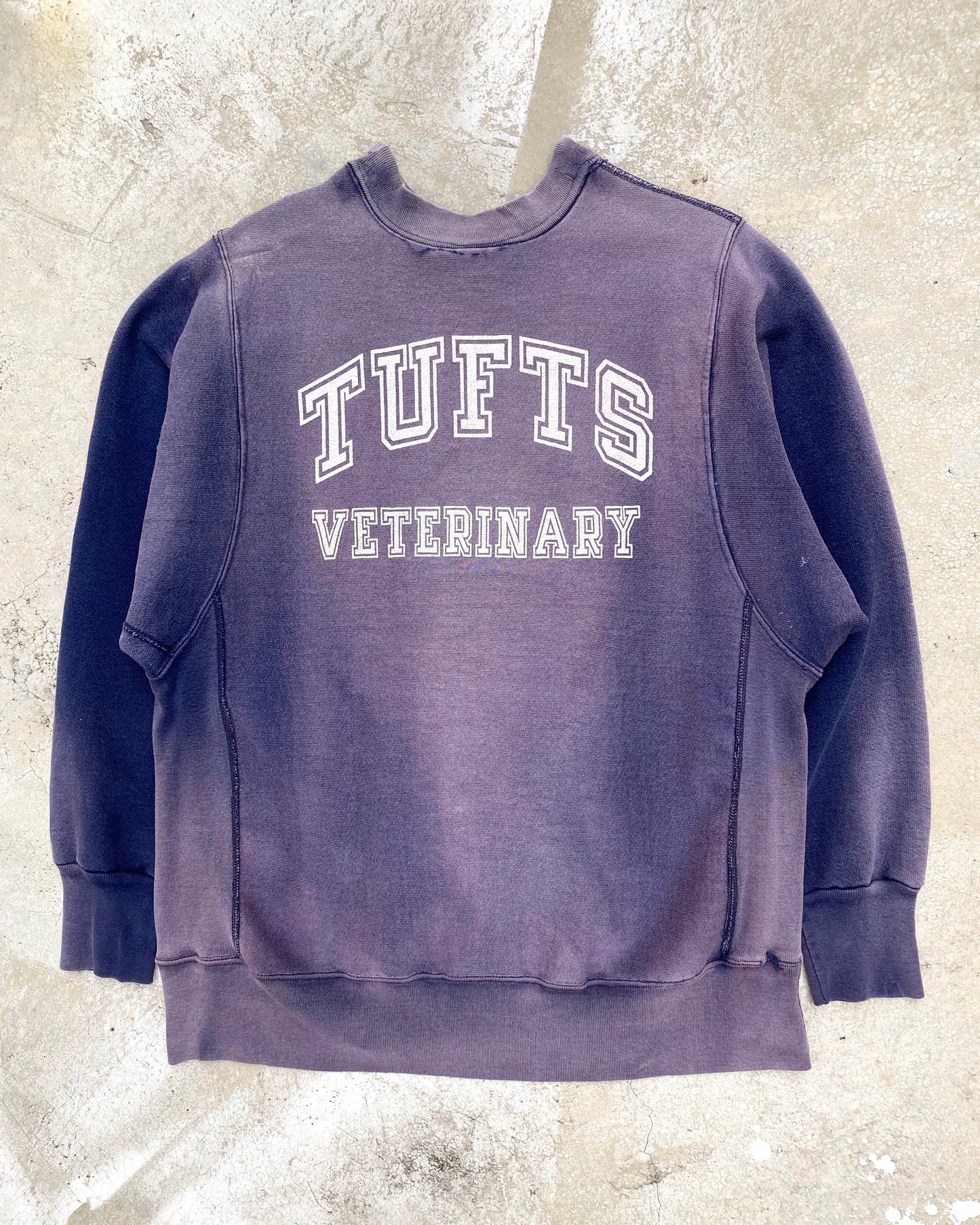 1980S SUN FADED 'TUFTS VERTERINARY' SWEATSHIRT (M/L)