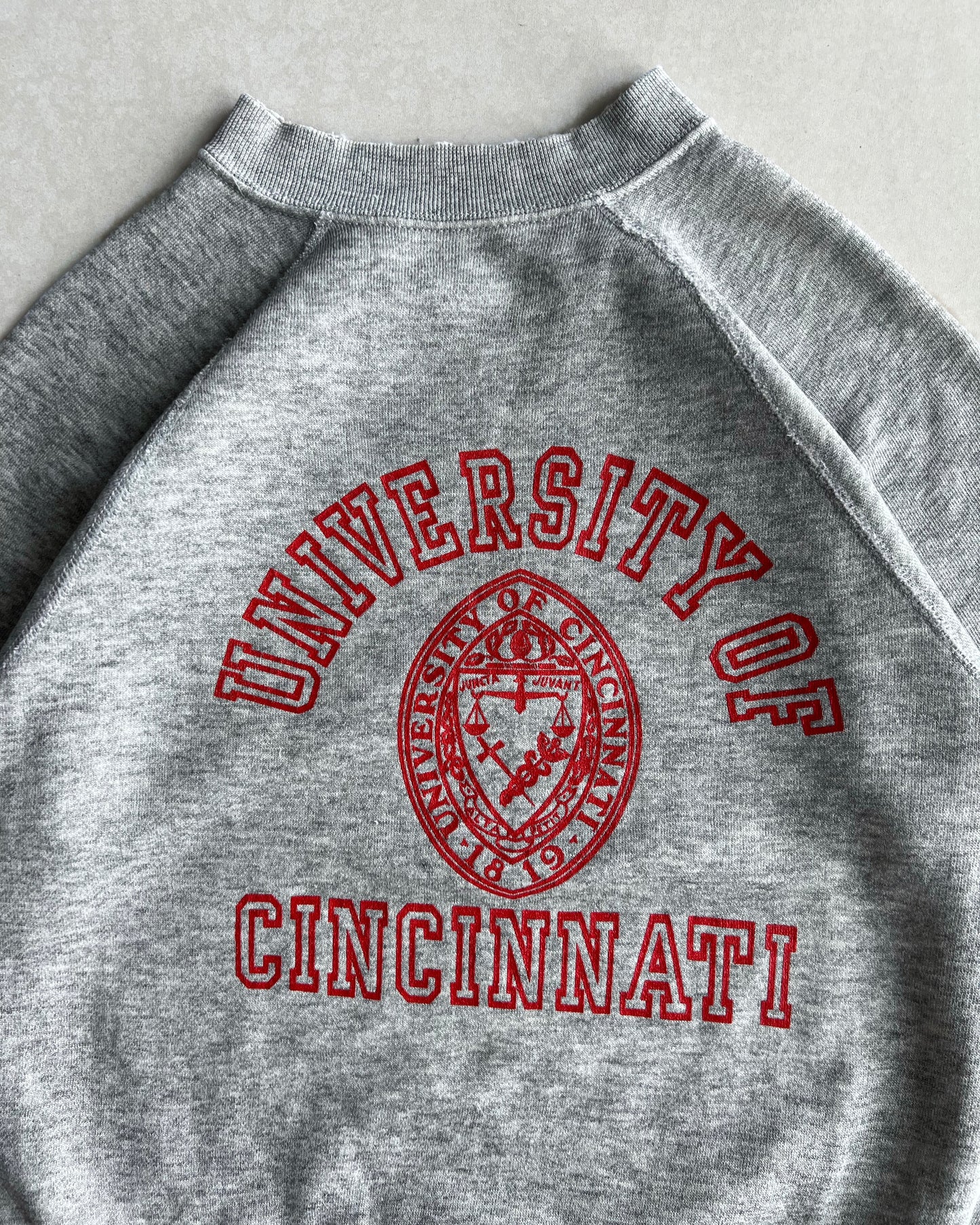 1970S 'UNIVERSITY OF CINCIANNATI' SHORT SLEEVES RAGLAN SWEATSHIRT (S/M)
