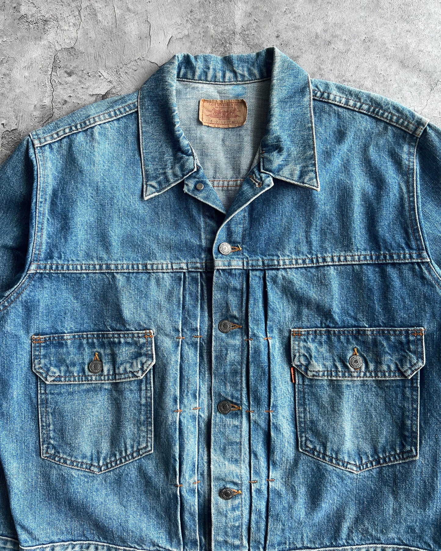 1990S FADED WASHED ORANGE TAB LEVI'S TYPE II DENIM JACKET (L)