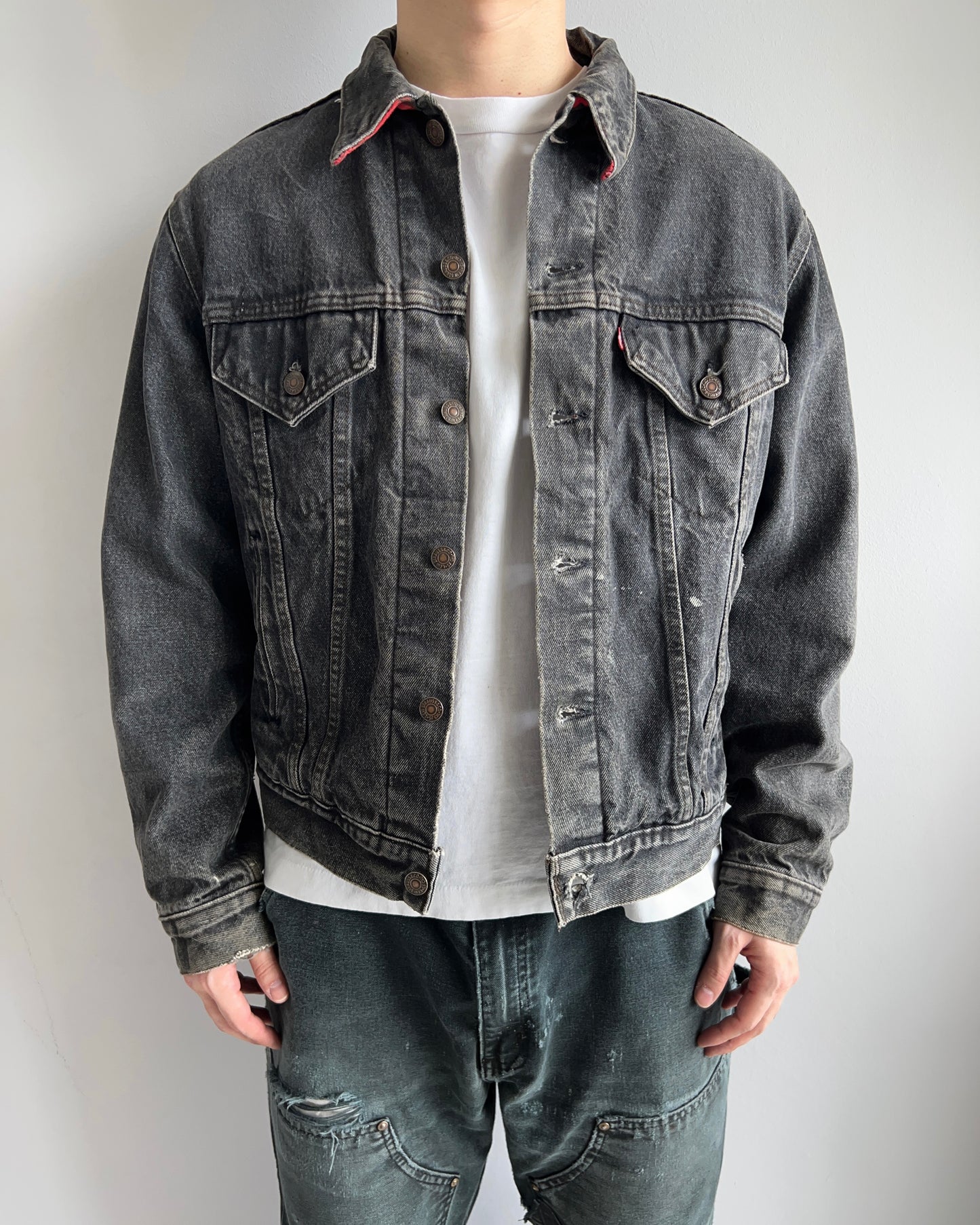 1980S FADED BLACK LEVI'S TYPE III REVERSIBLE TRUCKER DENIM JACKET (L)