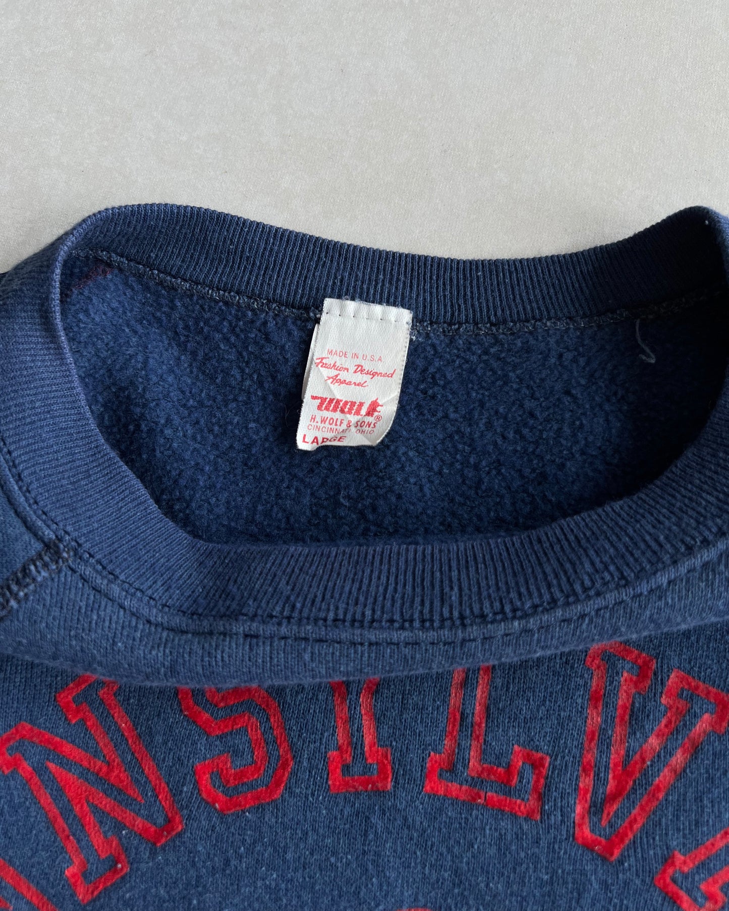 1970S 'UNNIVERSITY OF PENNSYLVANIA' RAGLAN SWEATSHIRT (L)