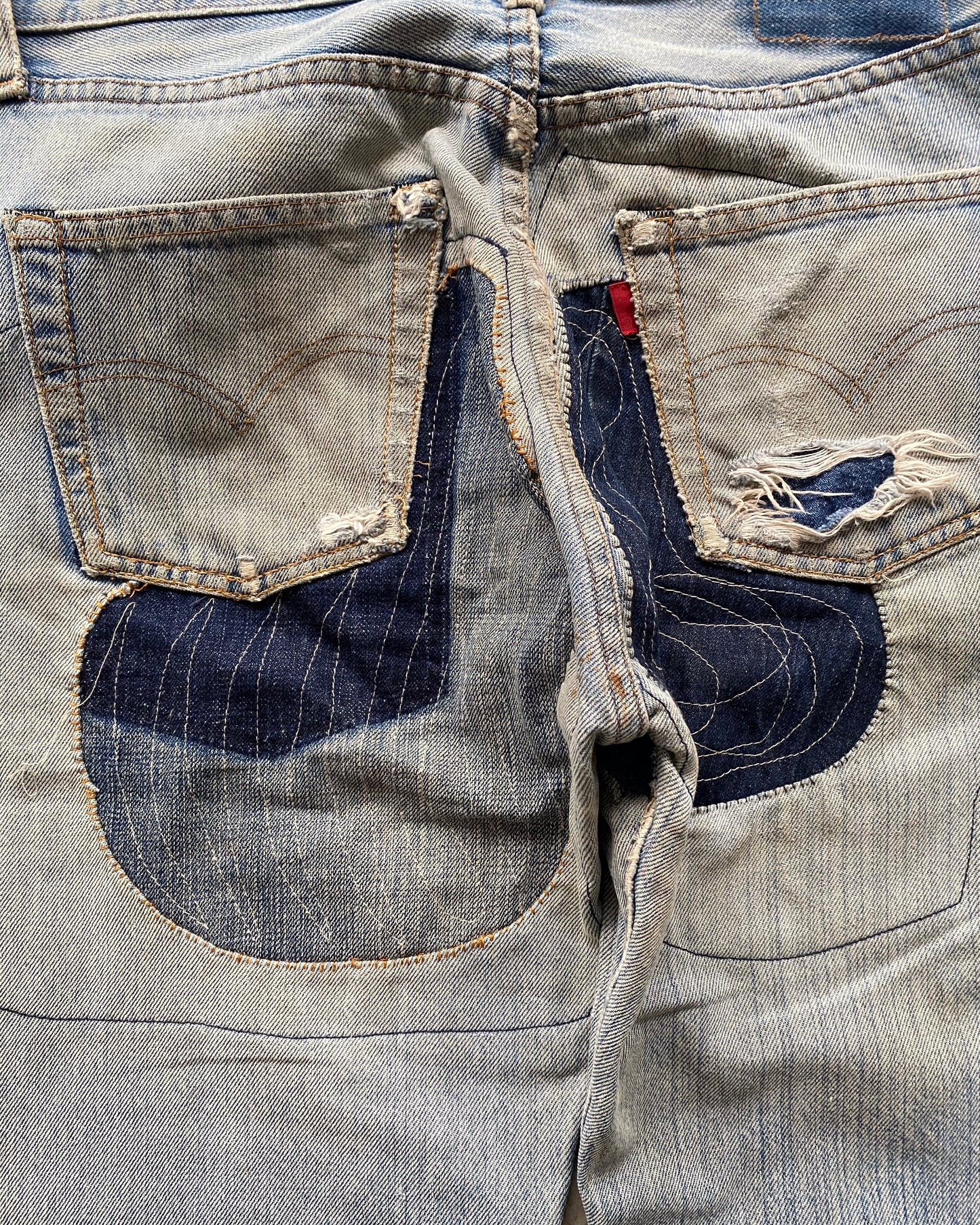 1980S MAJOR REPAIRED LEVI'S 501 REDLINE SELVEDGE JEANS (31X38)