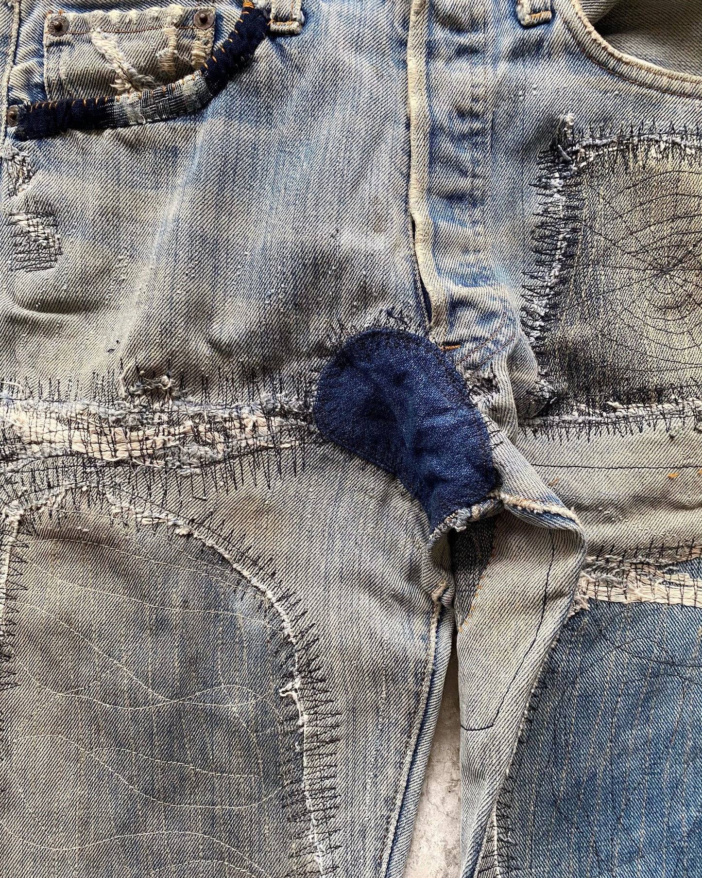 1980S MAJOR REPAIRED LEVI'S 501 REDLINE SELVEDGE JEANS (31X38)