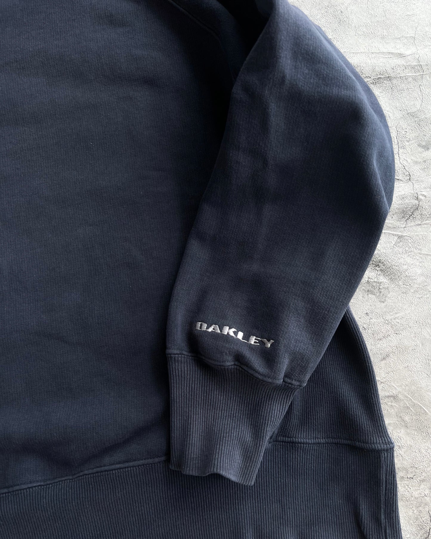 2000S DARK NAVY OAKLEY RAGLAN SWEATSHIRT (L)