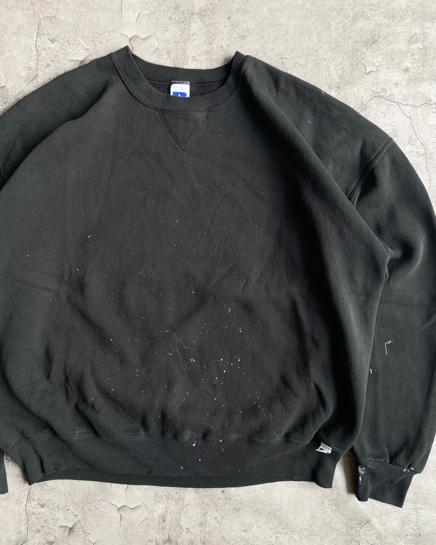 1990S RUSSELL FADED BLACK PAINTED CREWNECK SWEATSHIRT (XL/XXL)