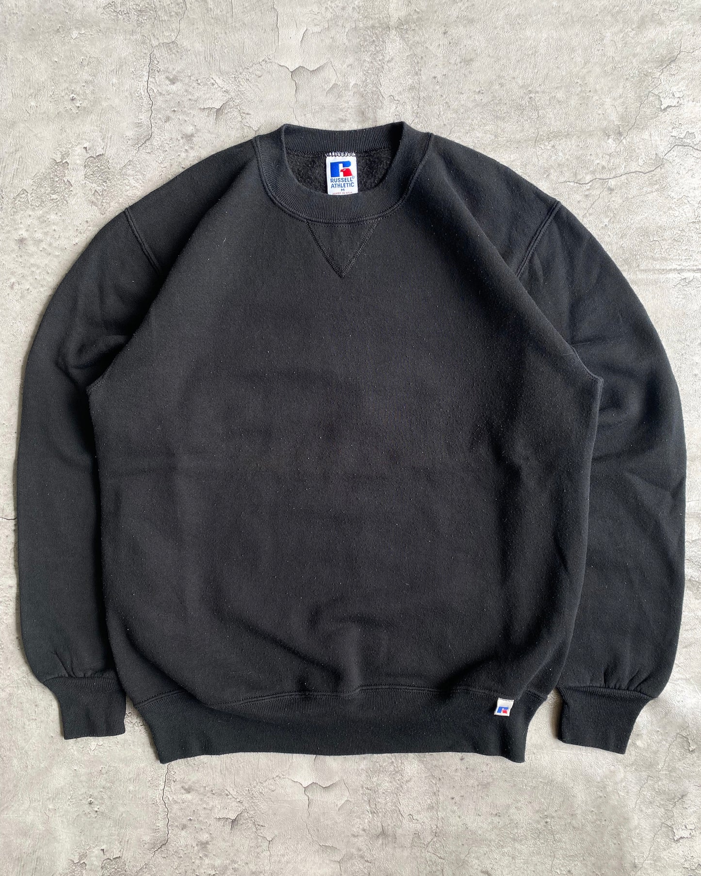 1990S RUSSELL BLACK BLANK CREWNECK SWEATSHIRT (S/M)