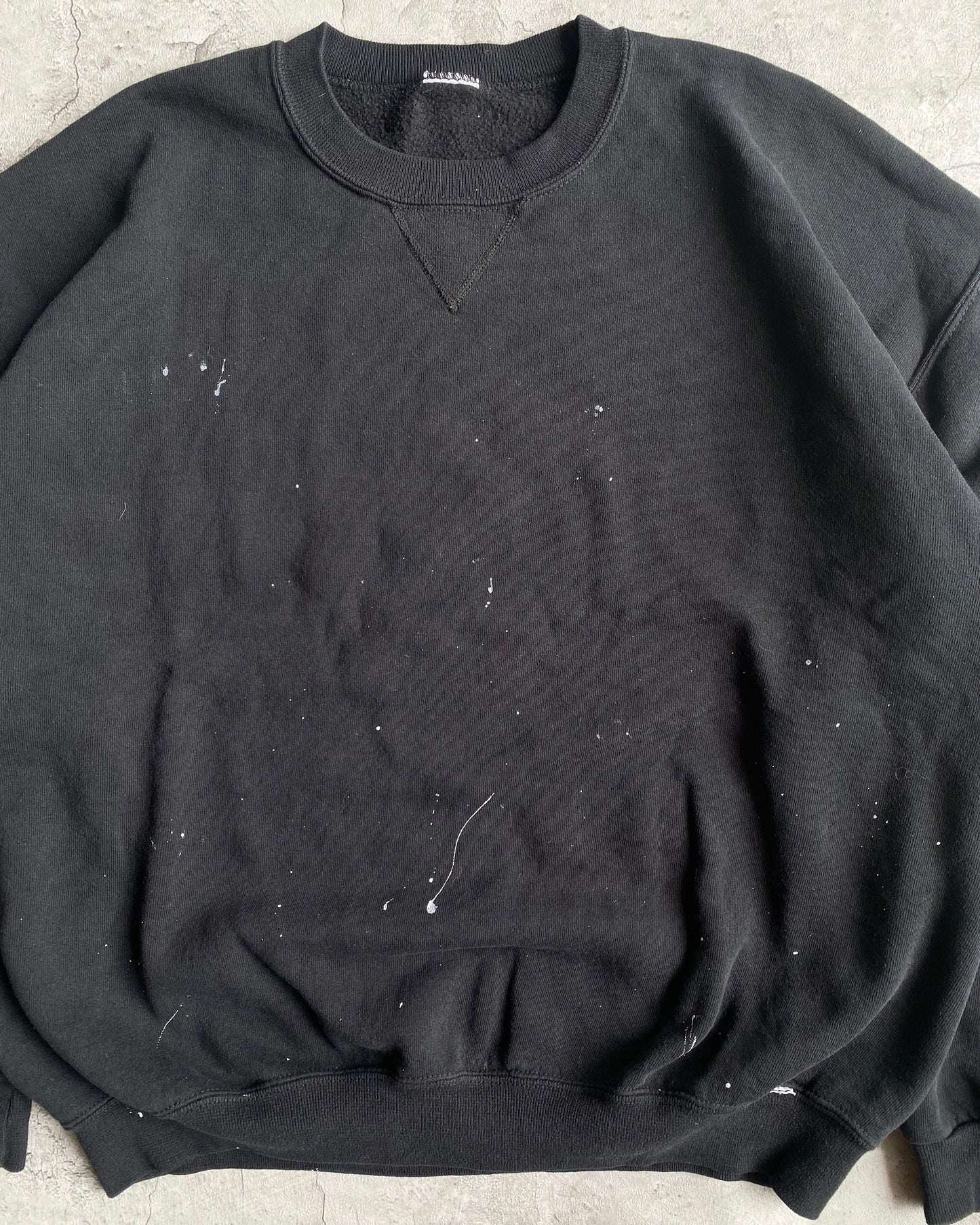 1990S RUSSELL FADED BLACK PAINTED CREWNECK SWEATSHIRT (M-XL)