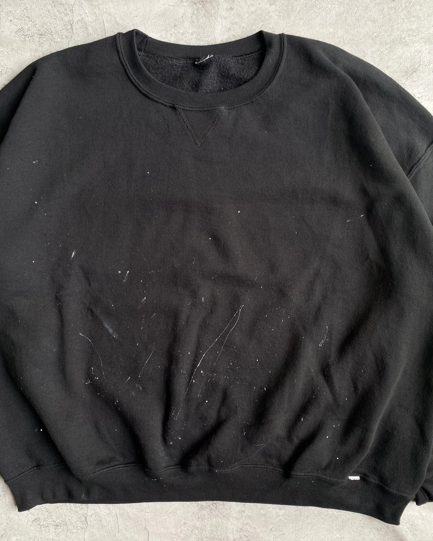 1990S RUSSELL BLACK PAINTED CREWNECK SWEATSHIRT (XL/XXL)